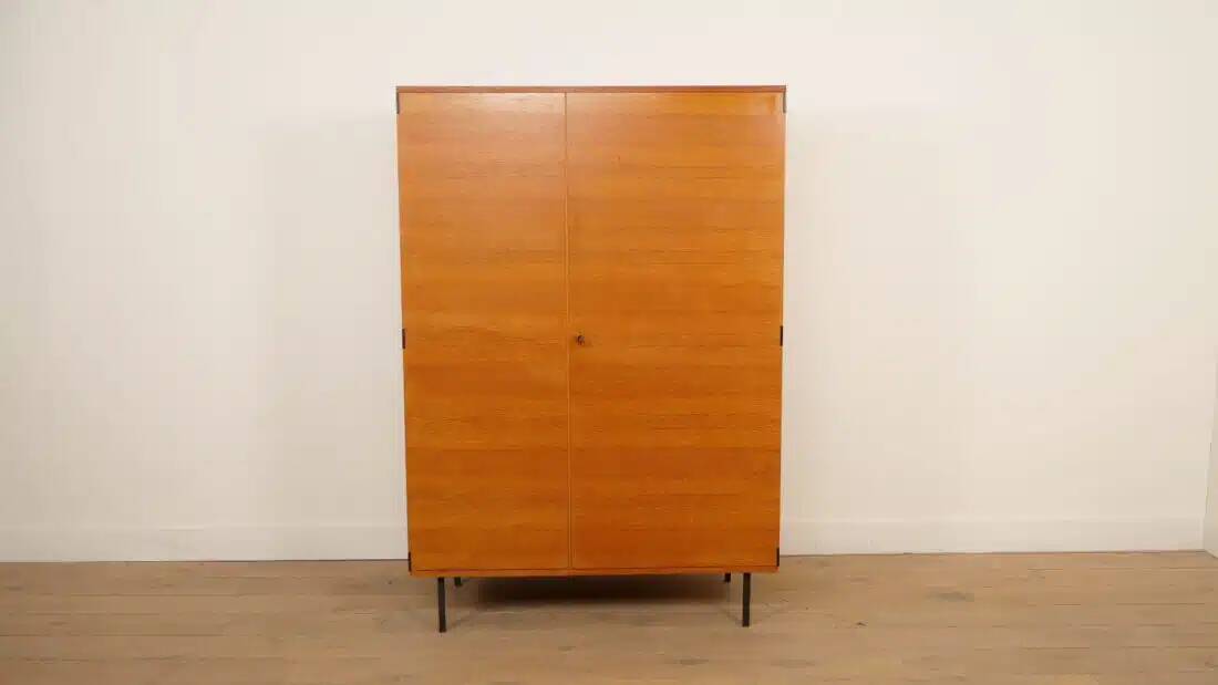 Vintage wardrobe | Teak | Hanging clothes