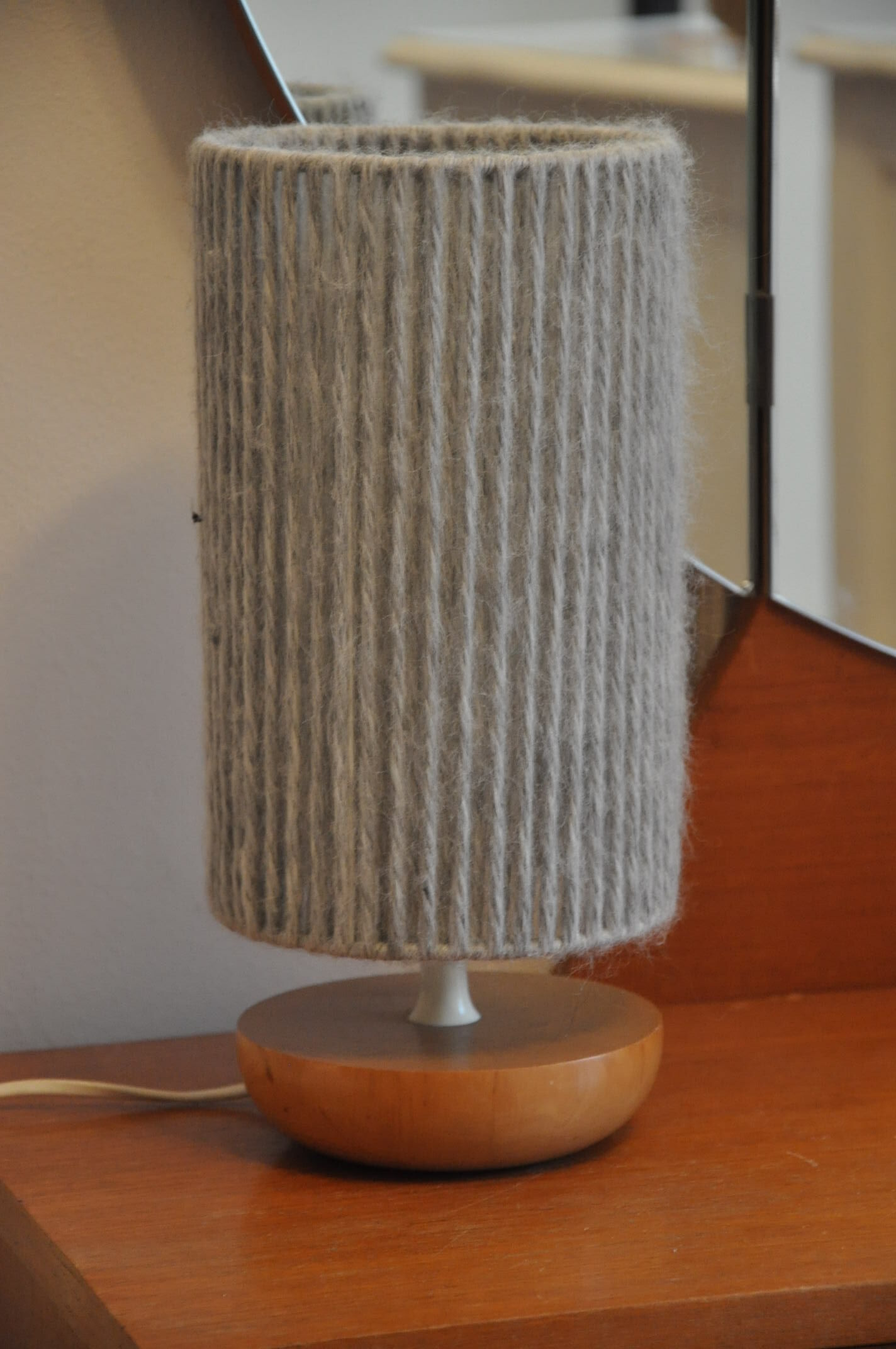 Wood and wool lamp