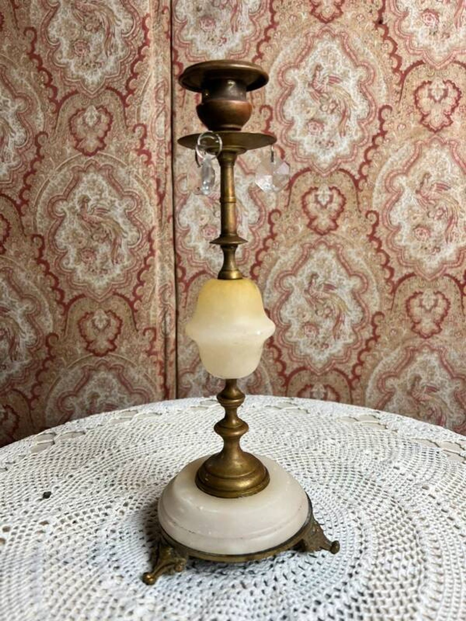 Beautiful candlestick in alabaster and gilded brass bronze