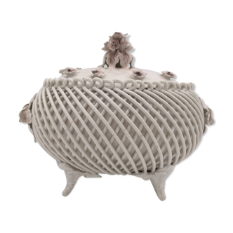 Ancient woven porcelain box, signed C.V.A - early 20th century