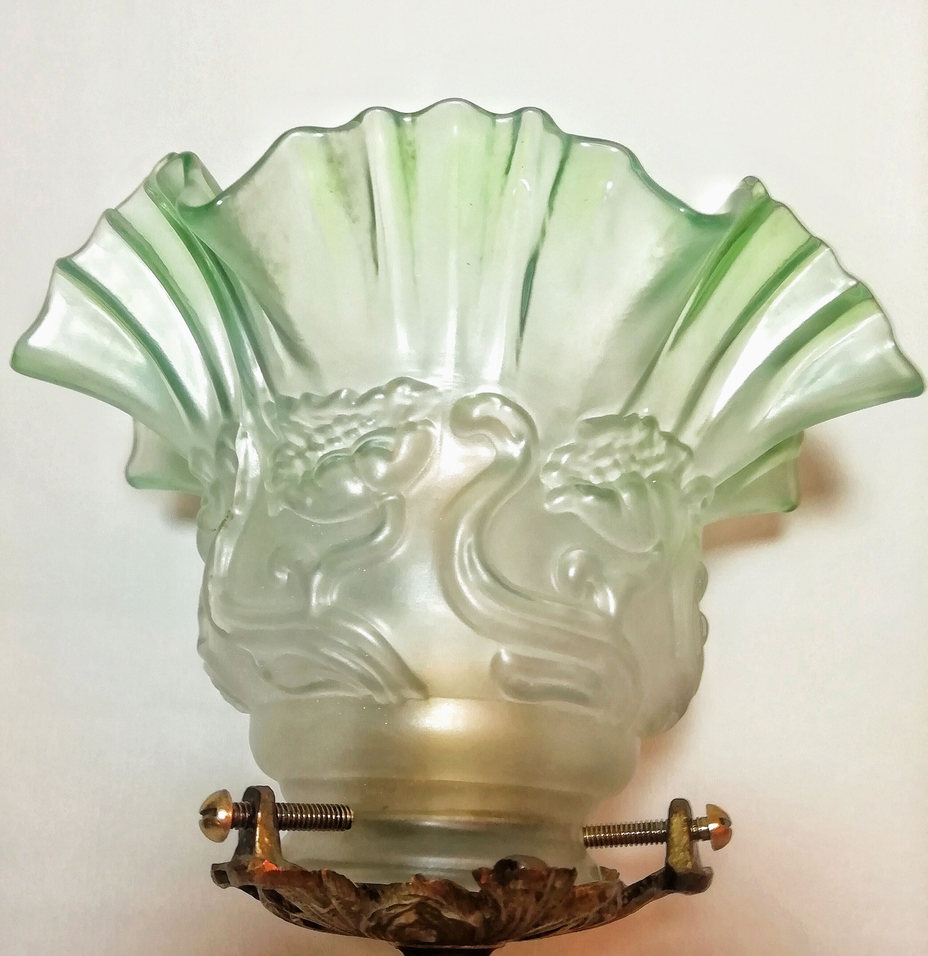 Apply bronze and glass art deco 1930s.