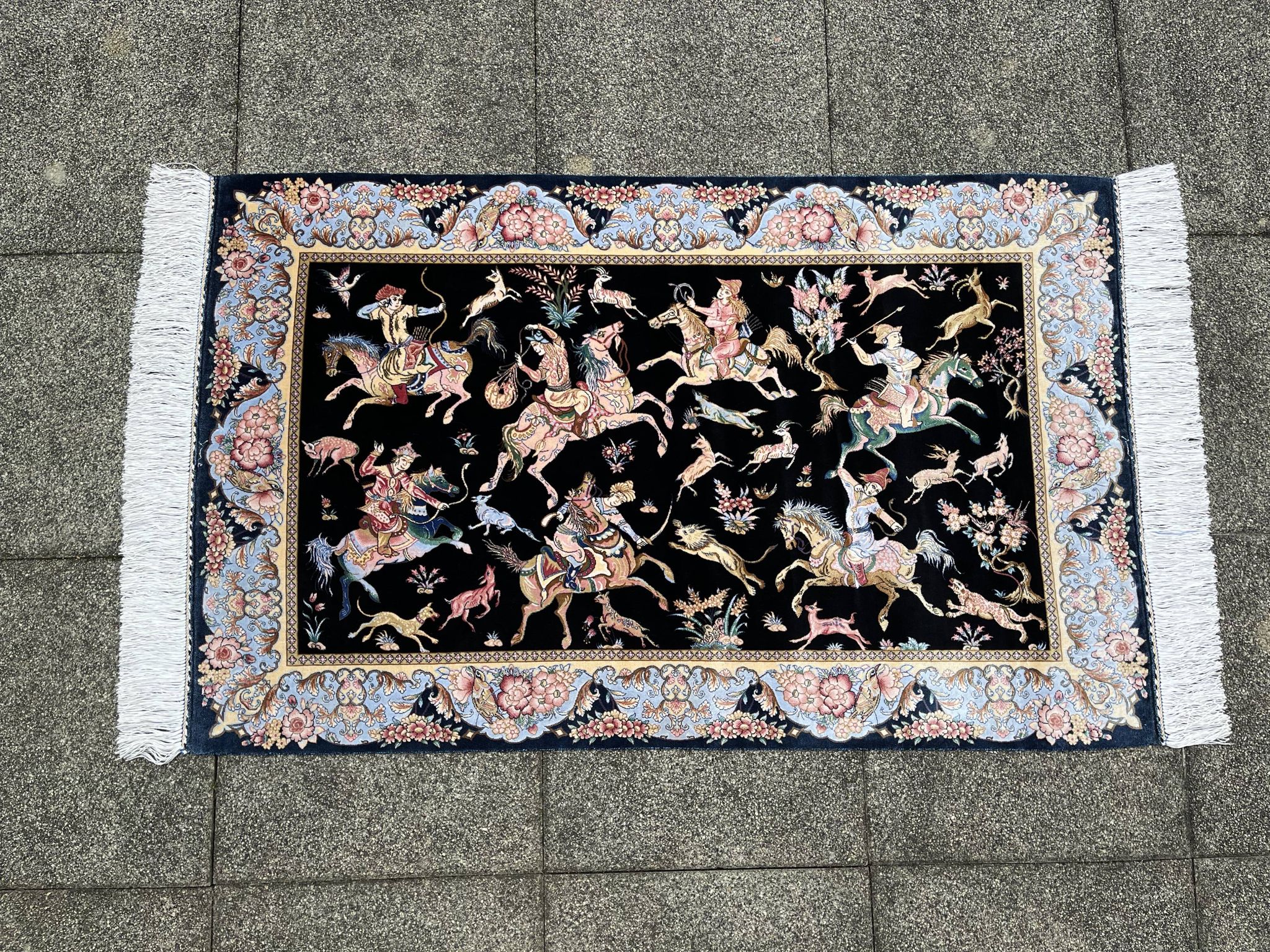 Tapis en soie Indo-Persan scène de chasse
