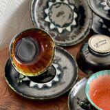 6 tasses en faïence de Quimper.