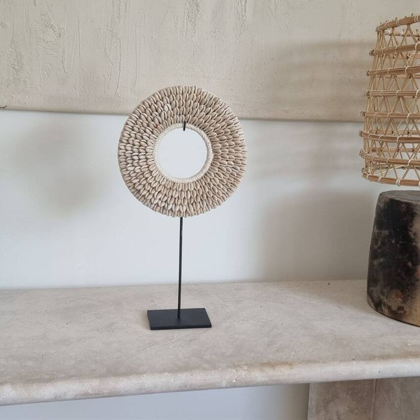 Decorative Papuan shell necklace