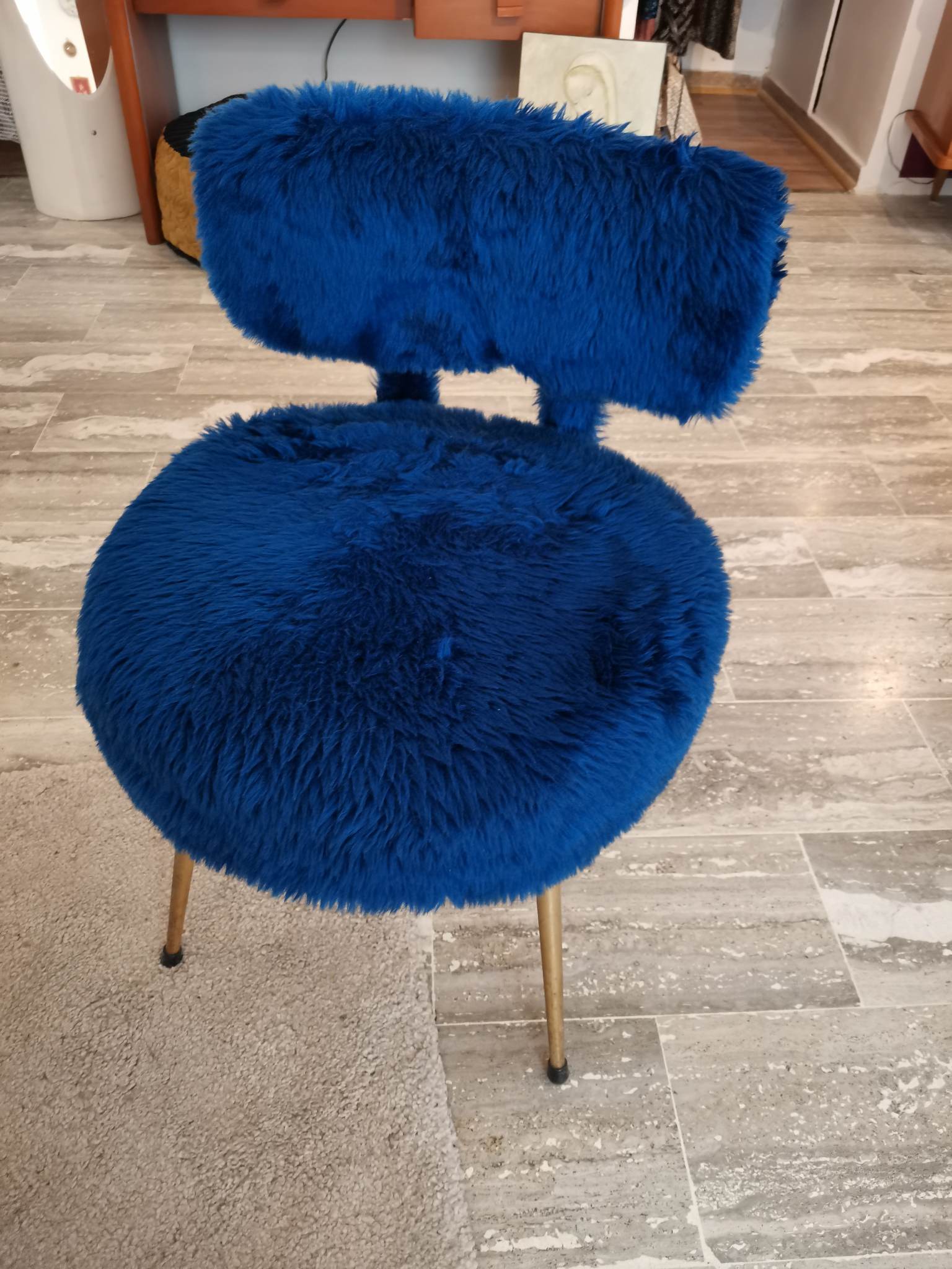 Fluffy chair
