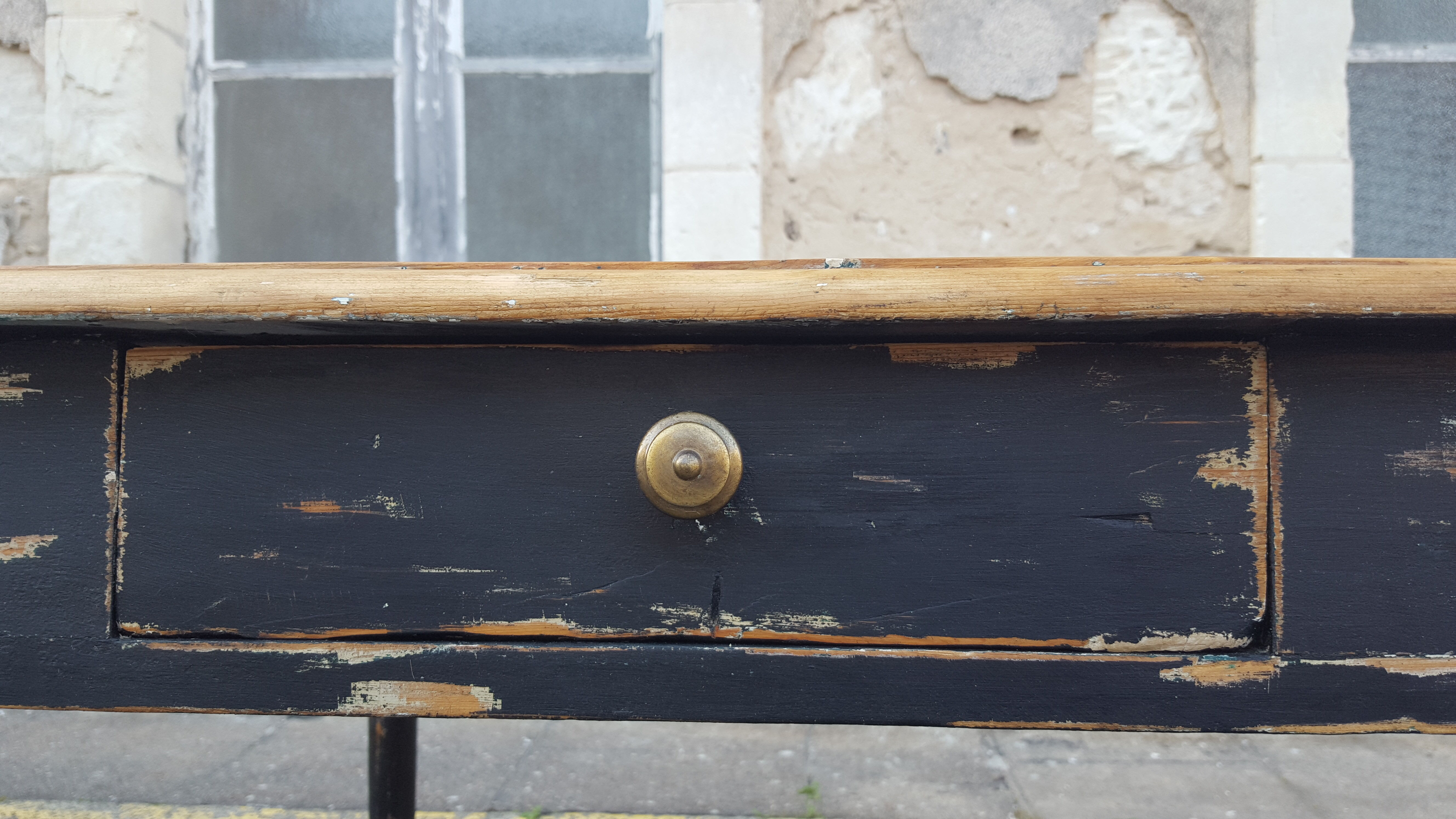 Black and wood table desk