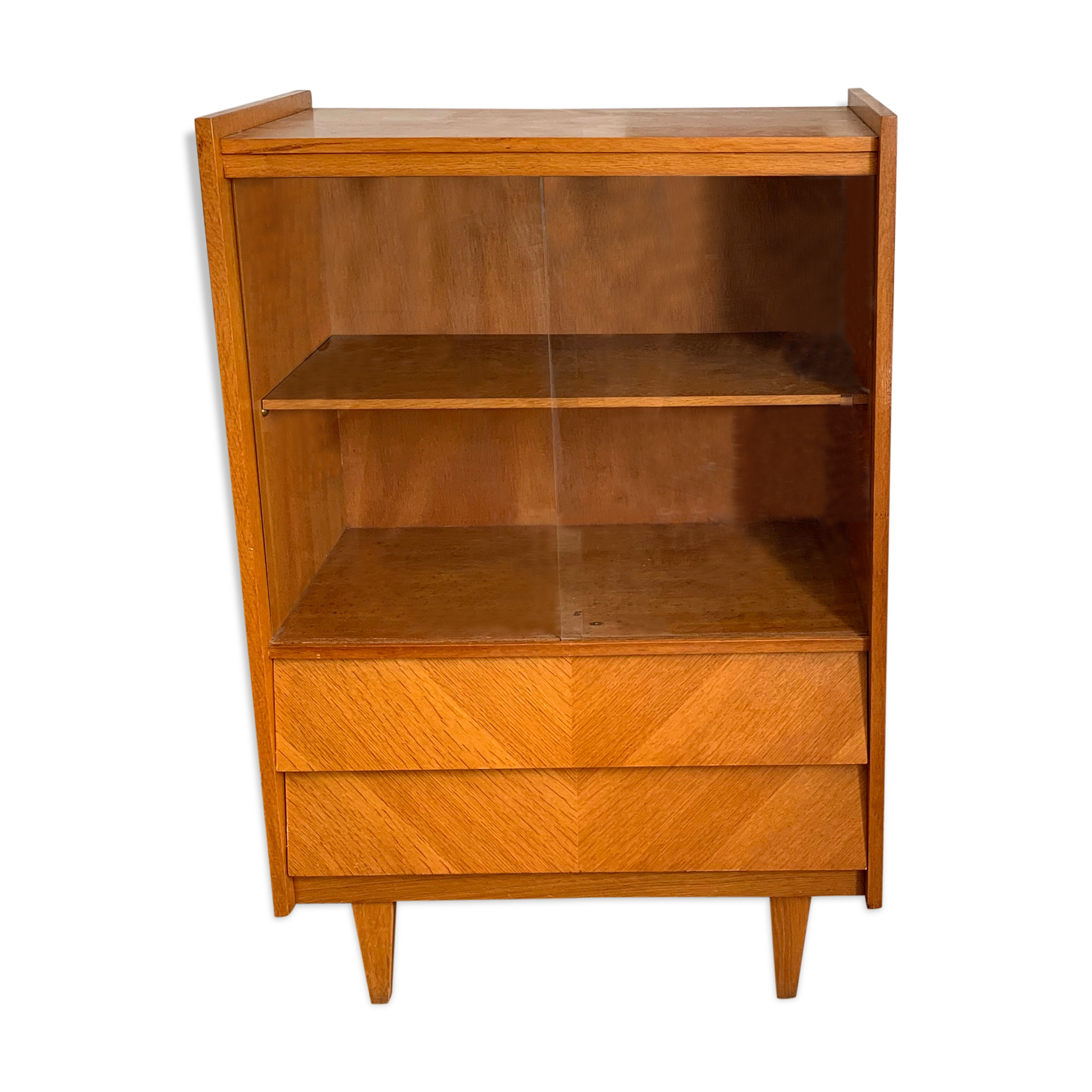 Vintage showcase library