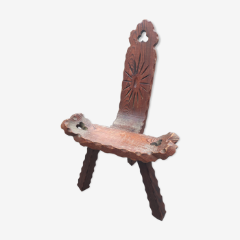 Chaise tripode bois sculpté brutaliste