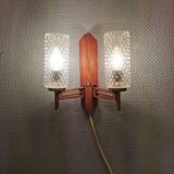 Applique danoise double en teck, laiton et verre cristal.