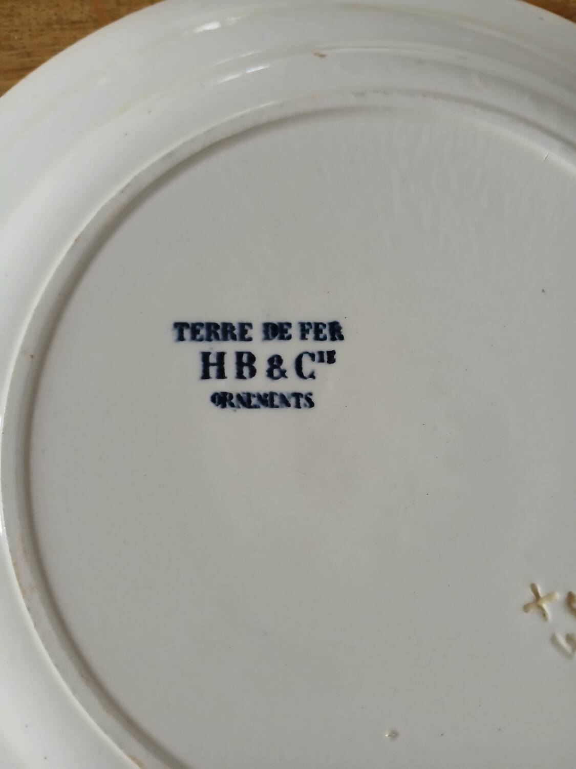 5 assiettes plates Terre de fer HB & Cie