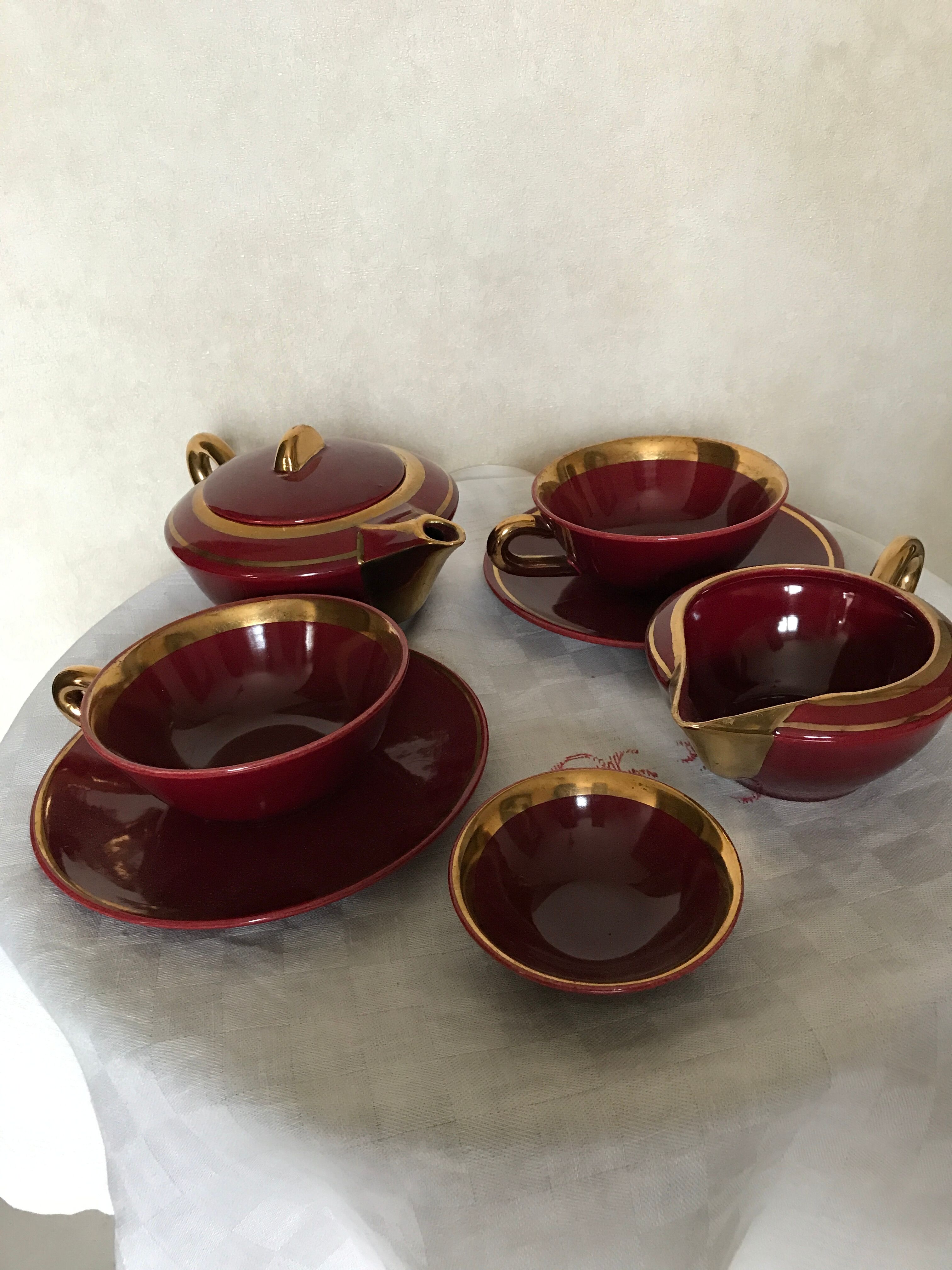 Art Deco head-to-head