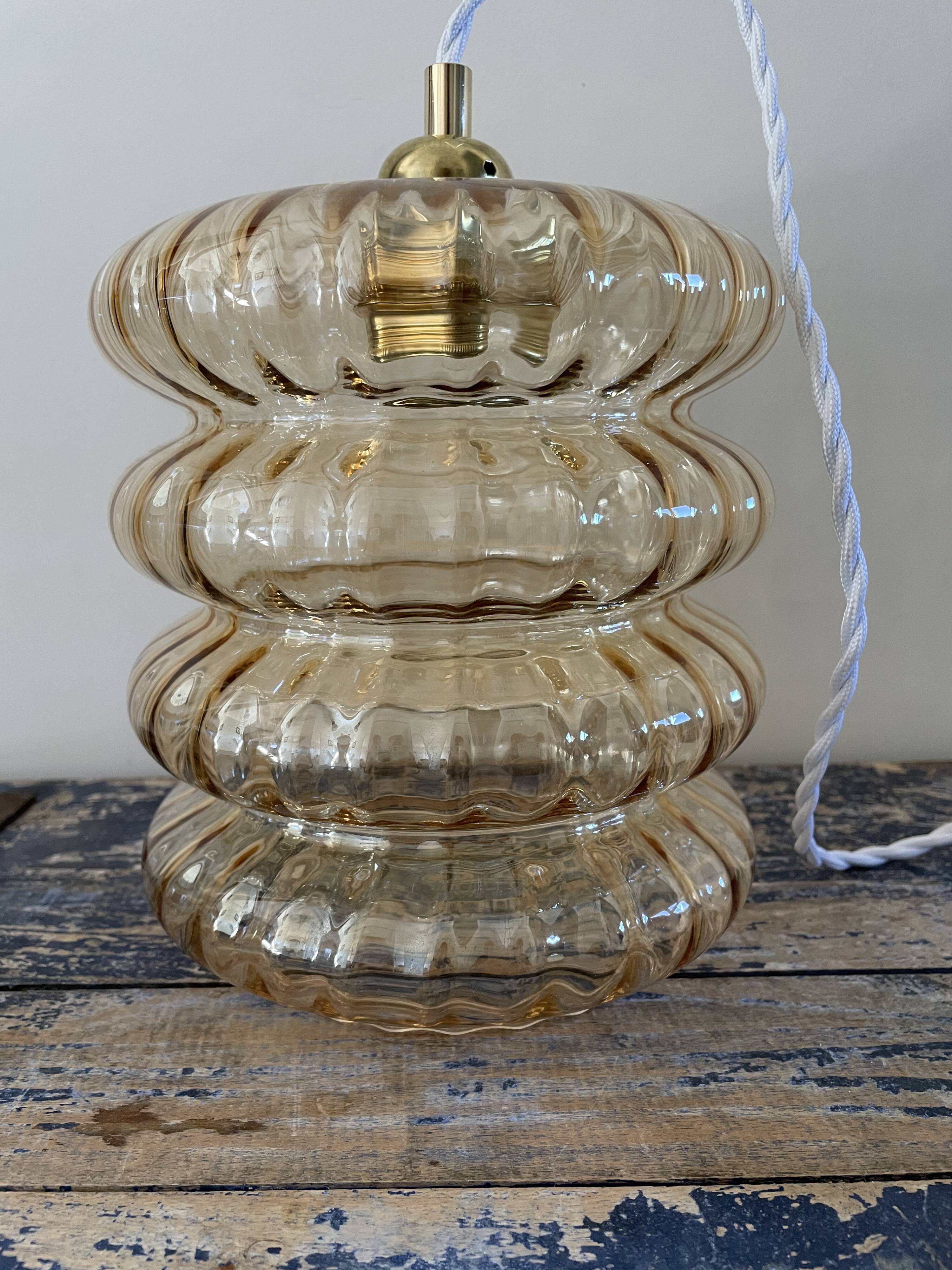 Suspension vintage en verre ambré électrifiée à neuf