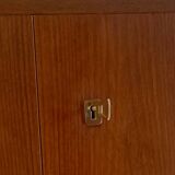 Sideboard compass feet