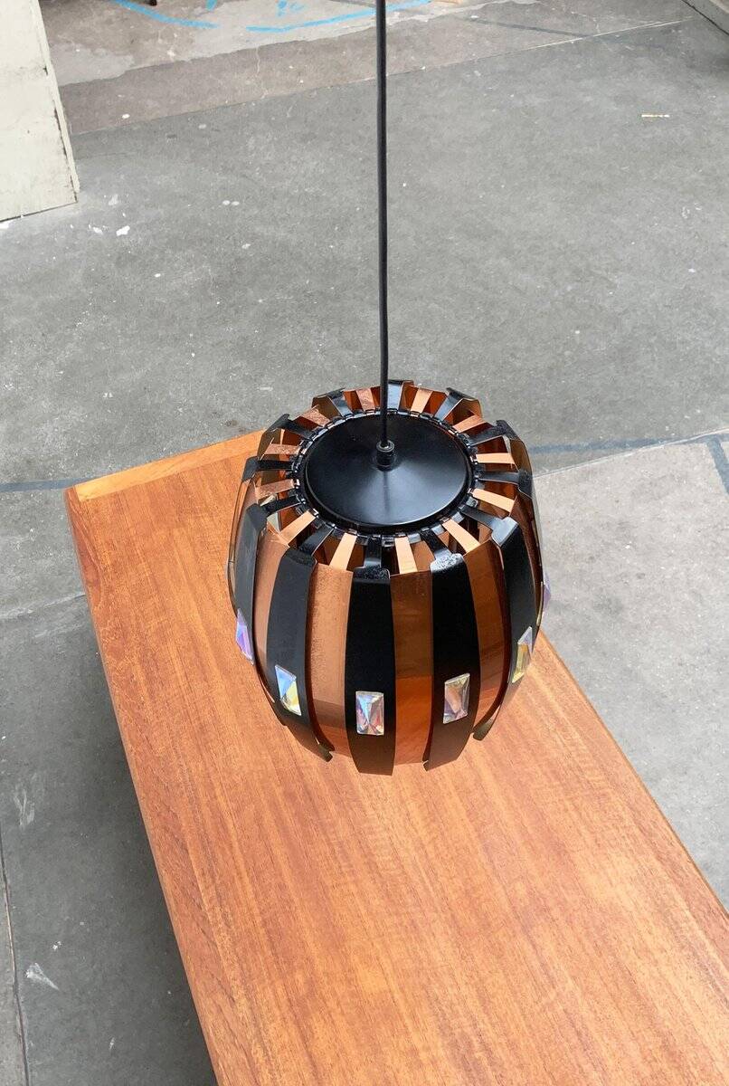 Lampe suspension danoise en métal cuivre et noir et prisme de style mid-century modern par Werner Schou pour Coronell Elektro
