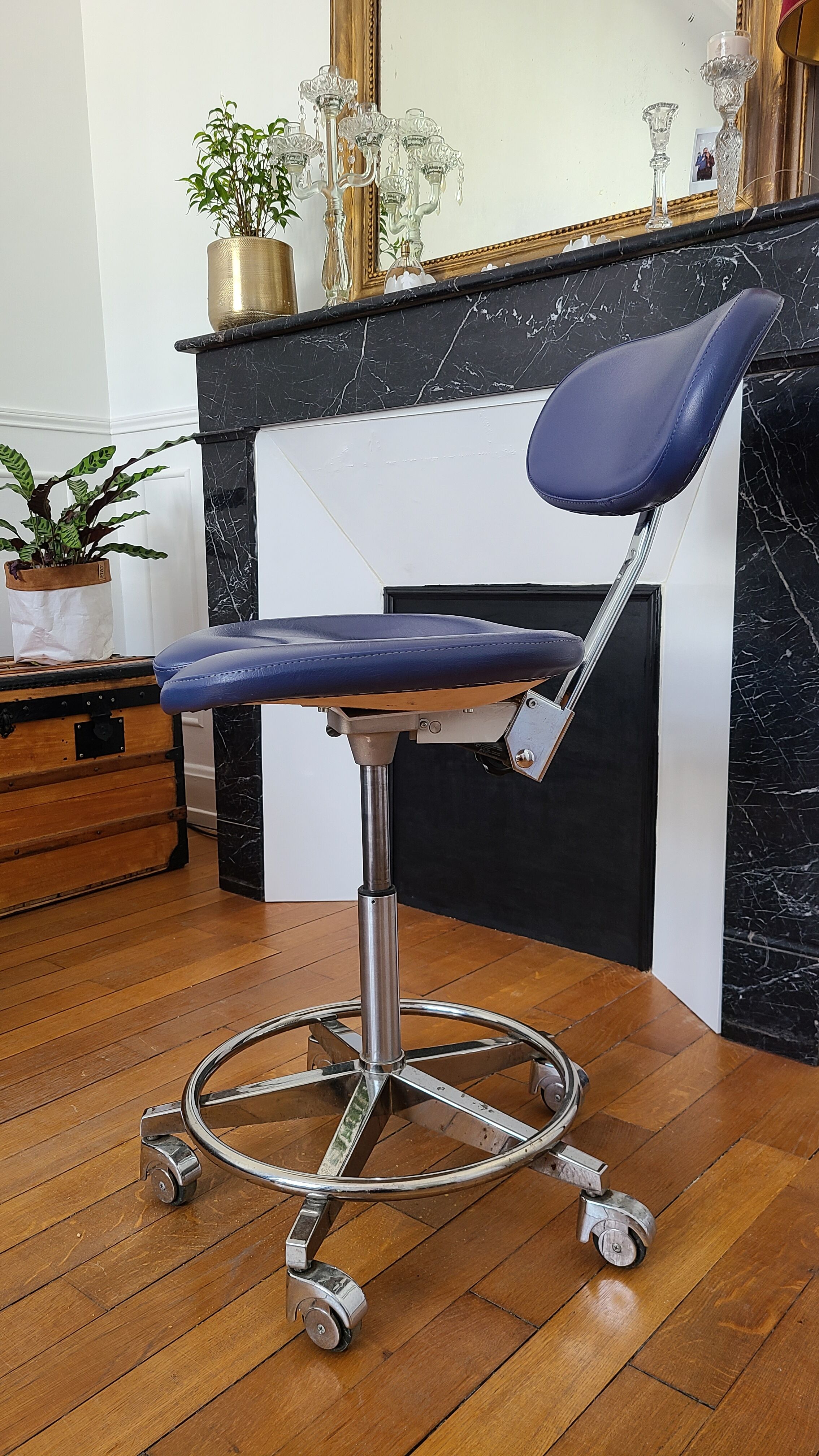Fauteuil de dentiste en cuir vintage