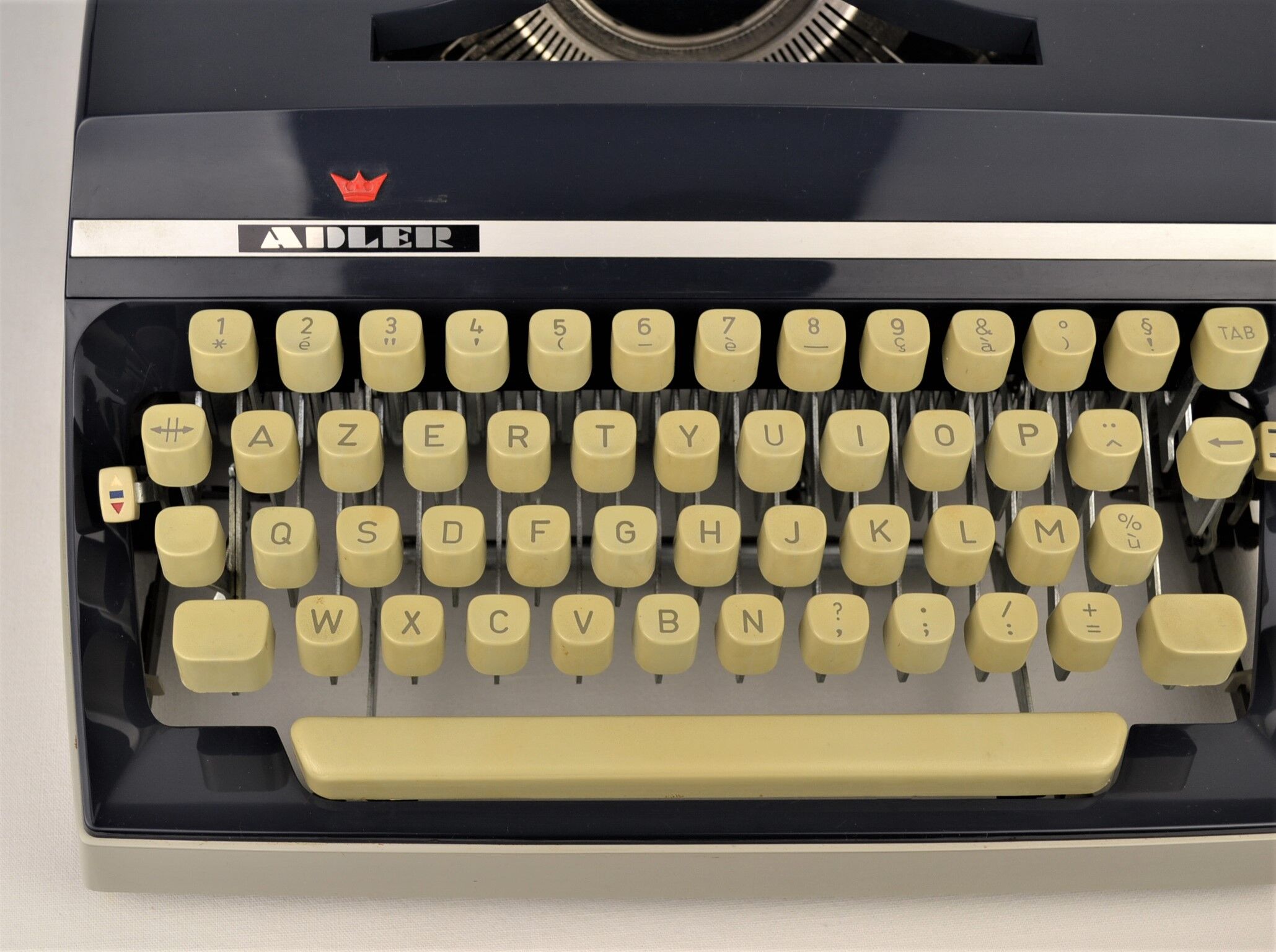ADLER portable typewriter "Gabriele 35" - New Ribbon
