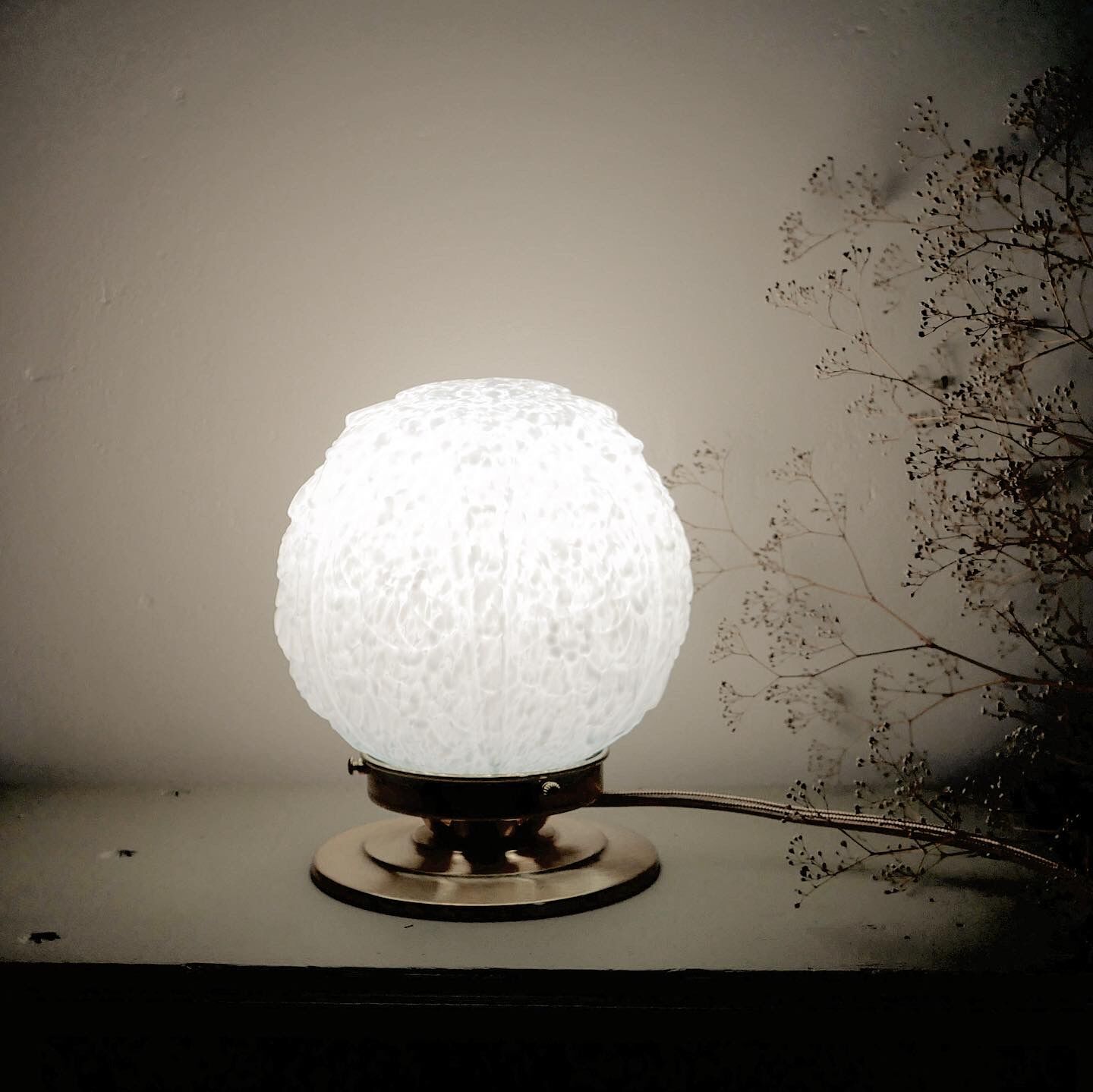 Lamp globe art deco