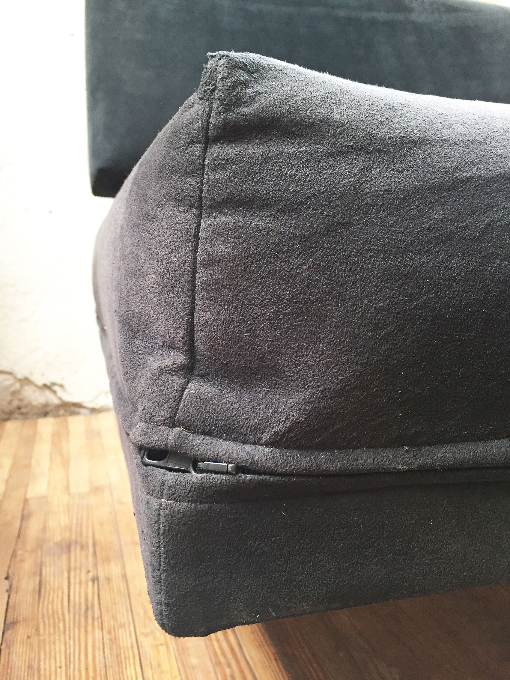 André Simard bench sofa for Airborne