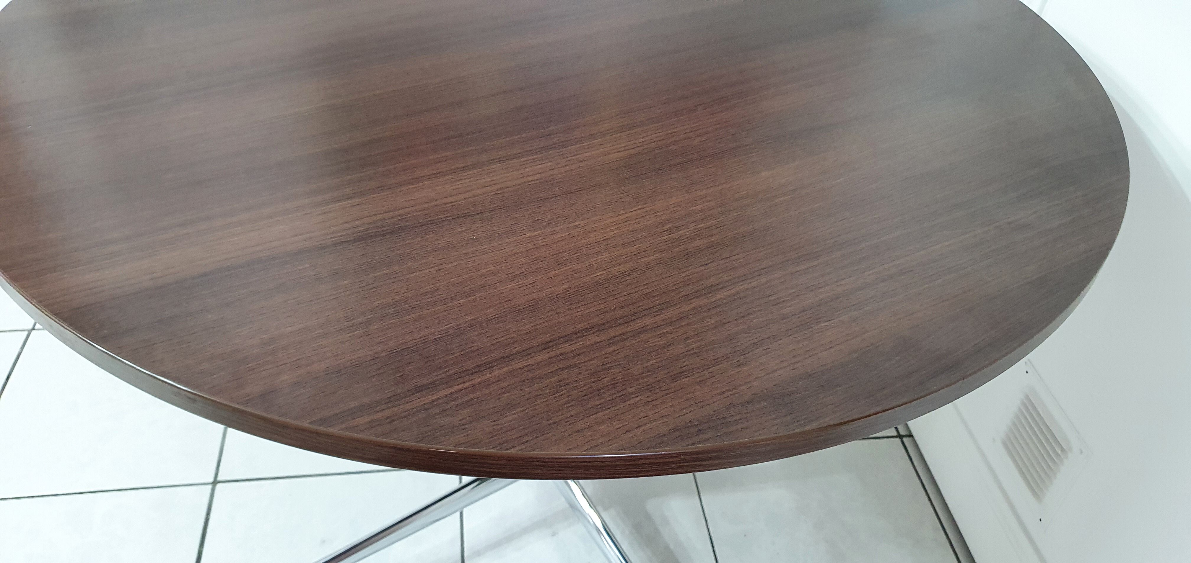 Table "contract base" design Charles et Ray Eames édition Vitra