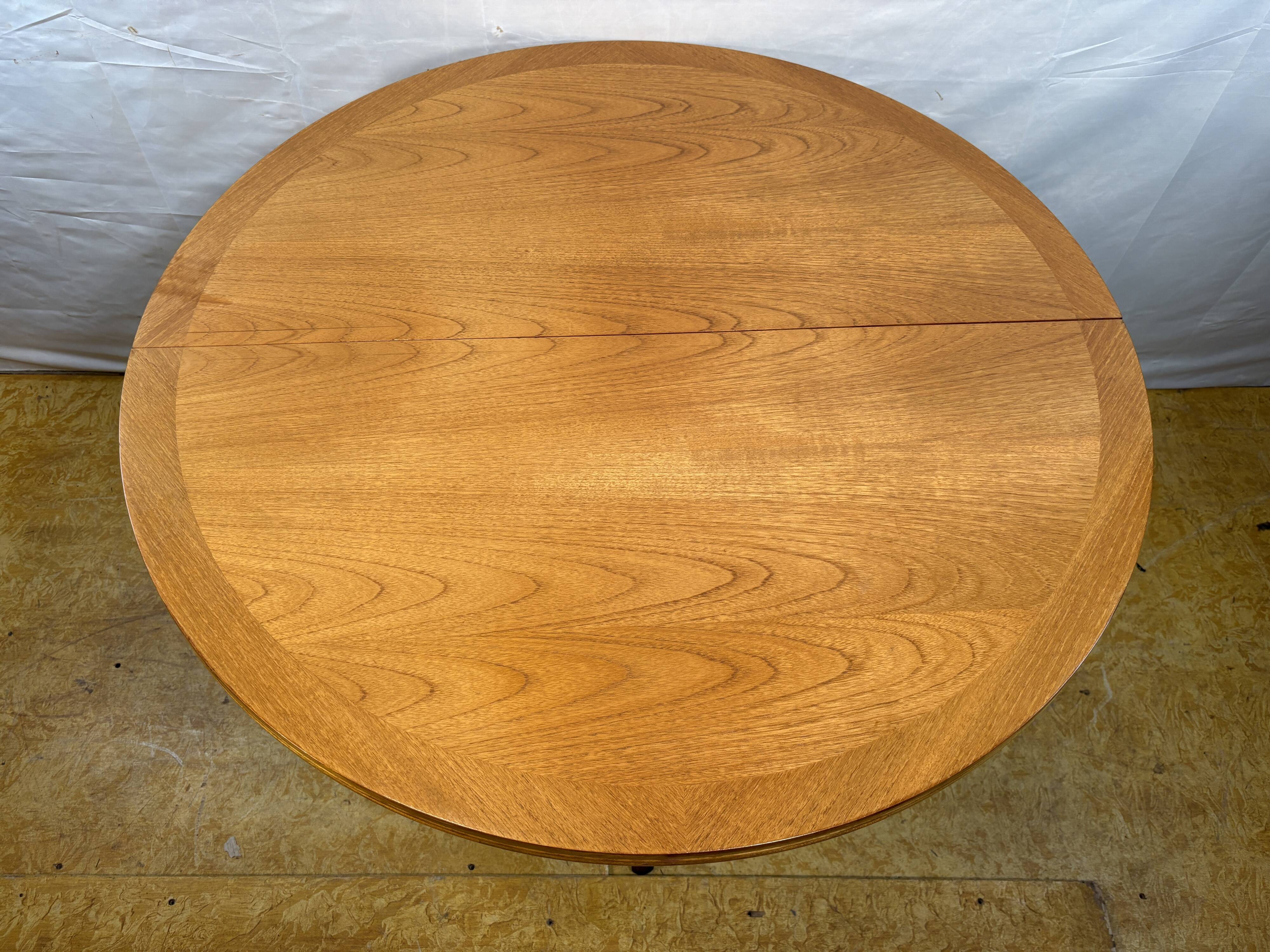Mid-Century Retro Vintage Teak Extending Round Dining Table by Parker Knoll
