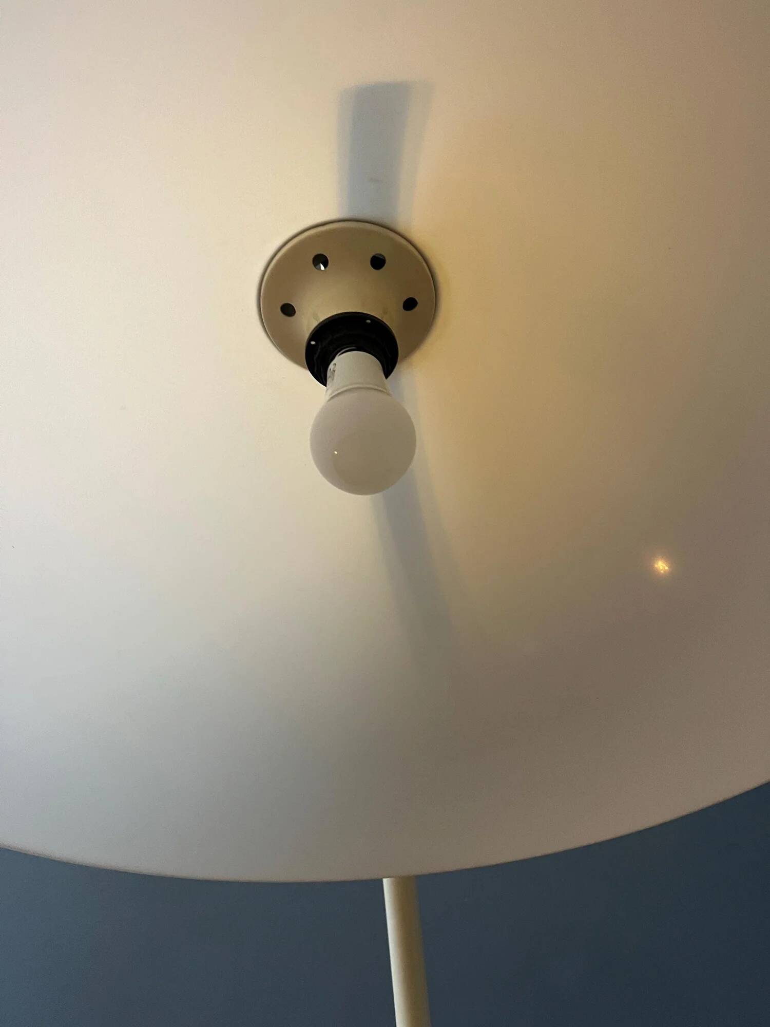 White mid-century Dijkstra flexible snake mushroom floor lamp