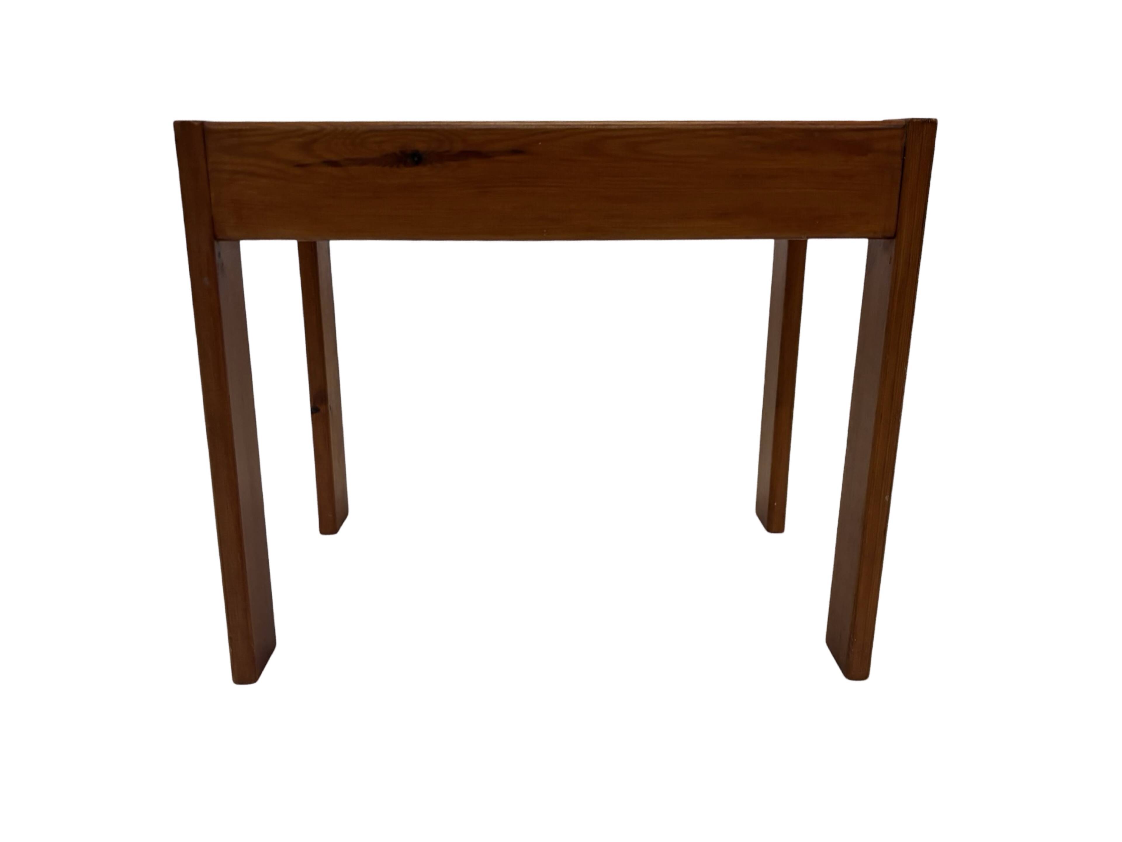 Vintage set of 3 side tables nesting pine wood 60s