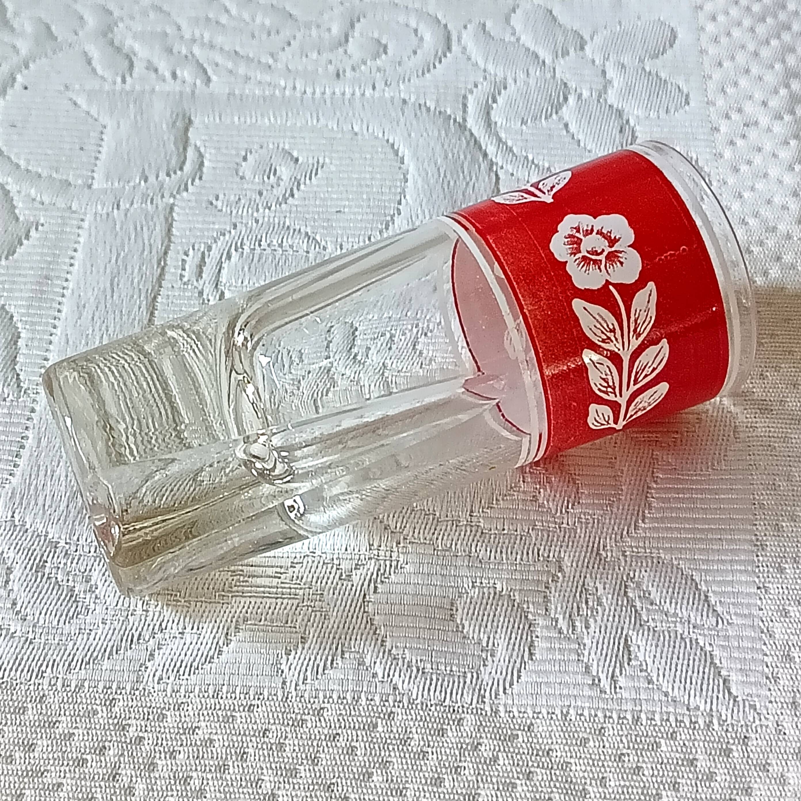 6 vintage red and white flower decorated liqueur glasses