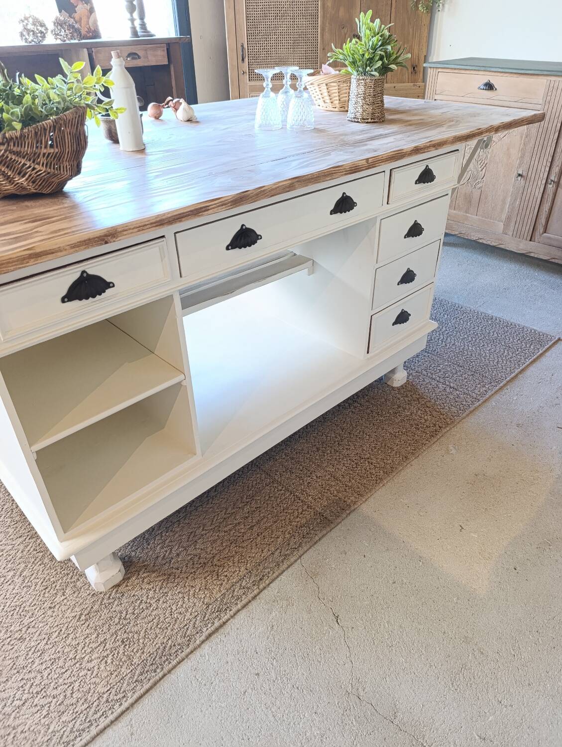 Island, kitchen counter