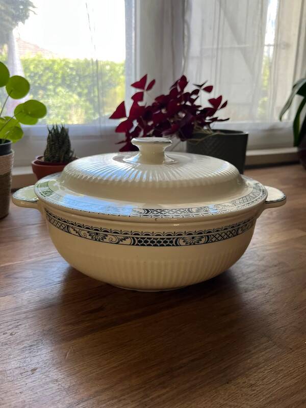 Antique earthenware vegetable dish Salins - Terre de fer