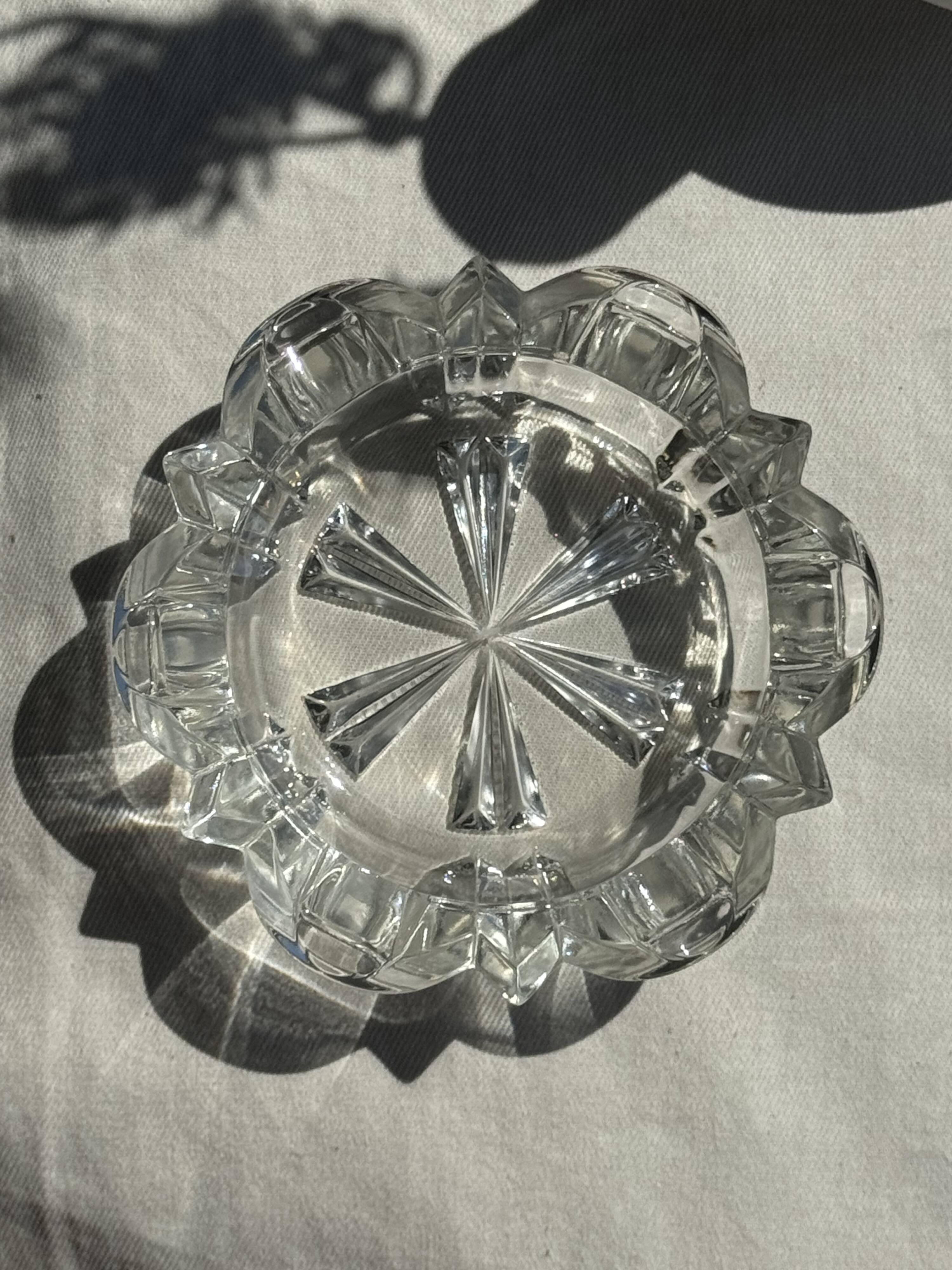 Classic geometric style glass ashtray