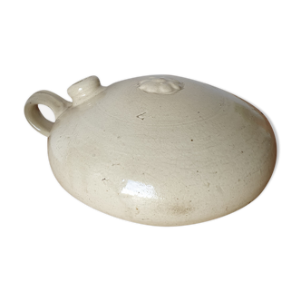 Ancient Gourd hot water bottle shape toad in beige sandstone