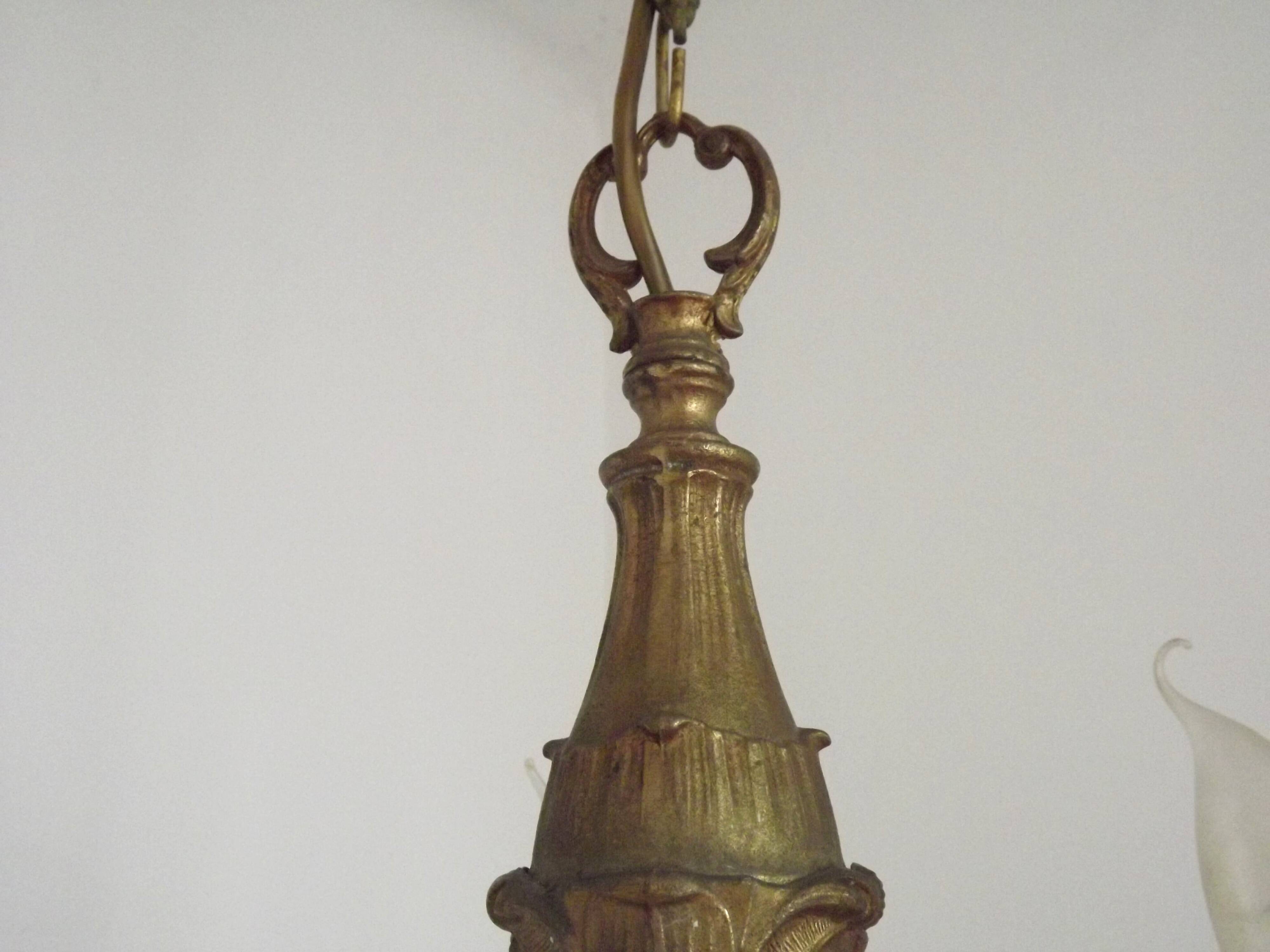 Lustre traditionnel français vintage en bronze à 5 lumières, datant du milieu du siècle dernier 5489