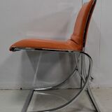 Suite de 6 chaises en métal chromé et feutrine brique 1970