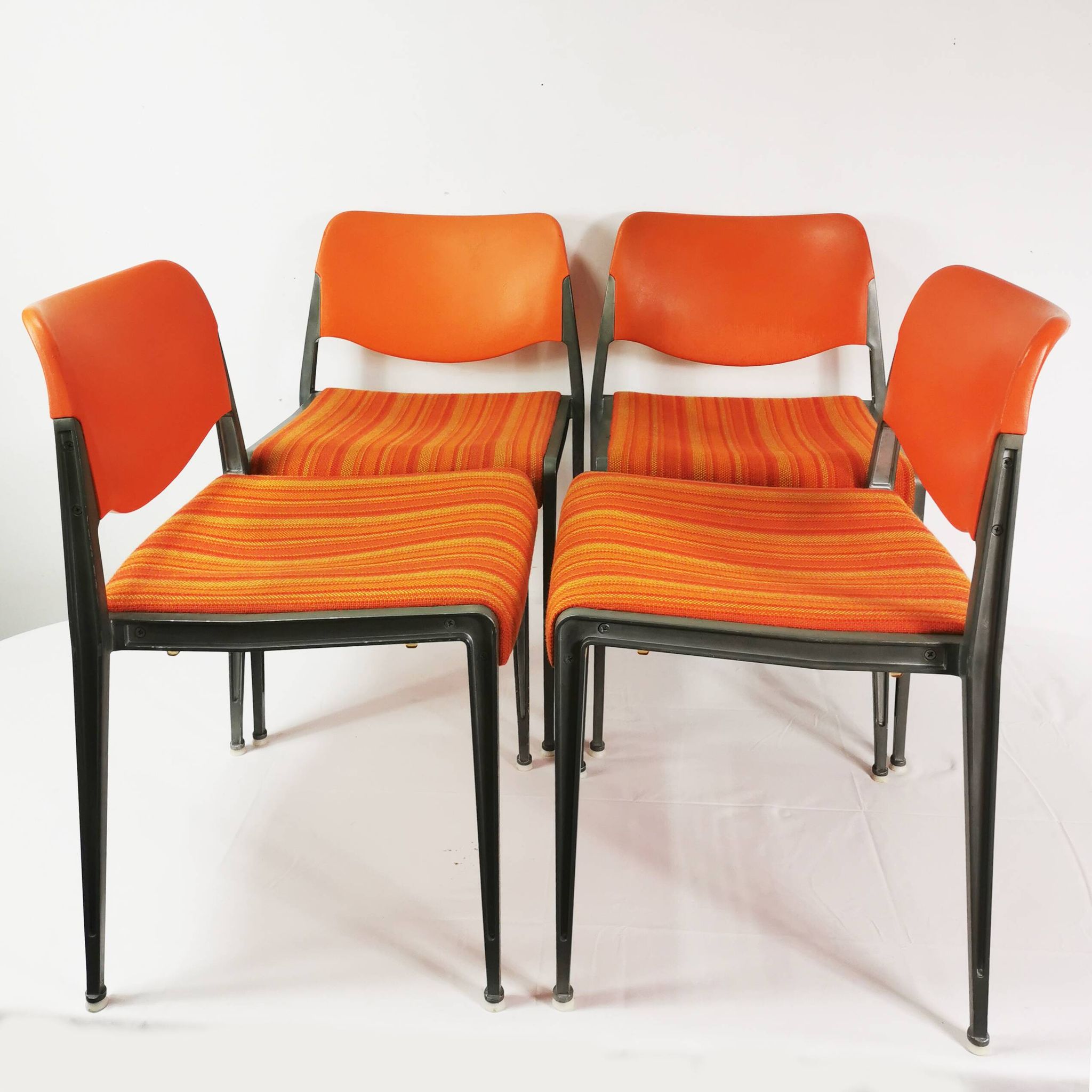 Ensemble de chaises Space Age, Kush & Co., conçu par le professeur Hans Ell. Années 70