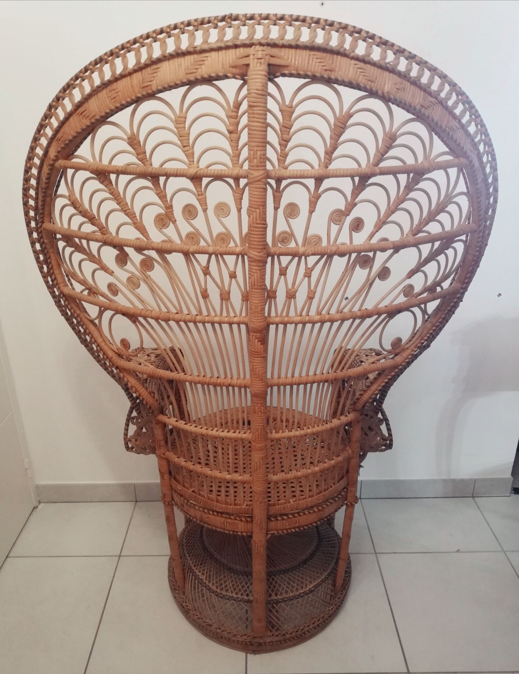 Fauteuil Emmanuelle ou fauteuil paon en rotin