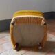 Fauteuil crapaud en velours jaune