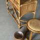 Coiffeuse vintage en rotin et ses accessoires