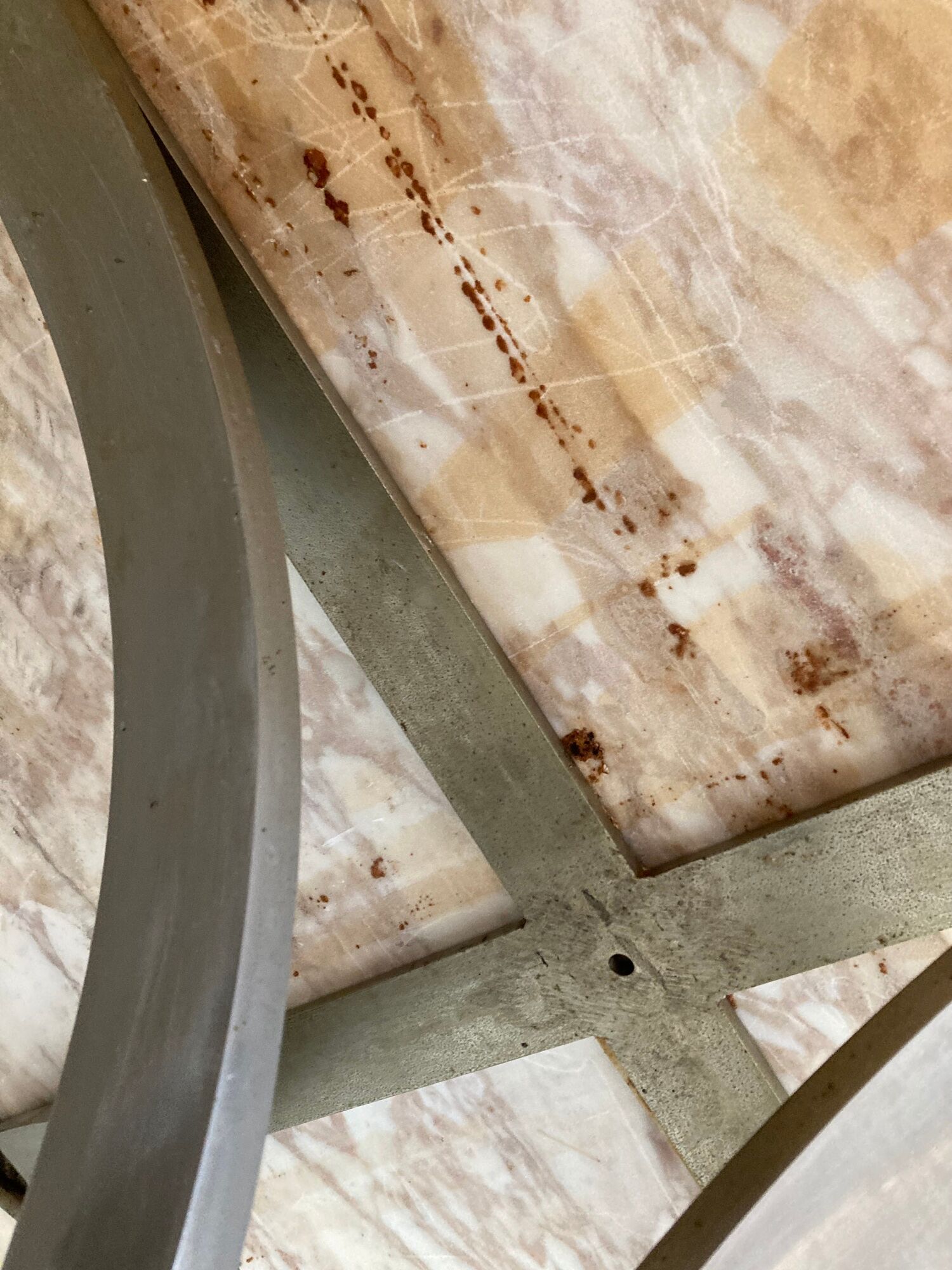 Oval table roche bobois in marble and chrome steel of the 70s