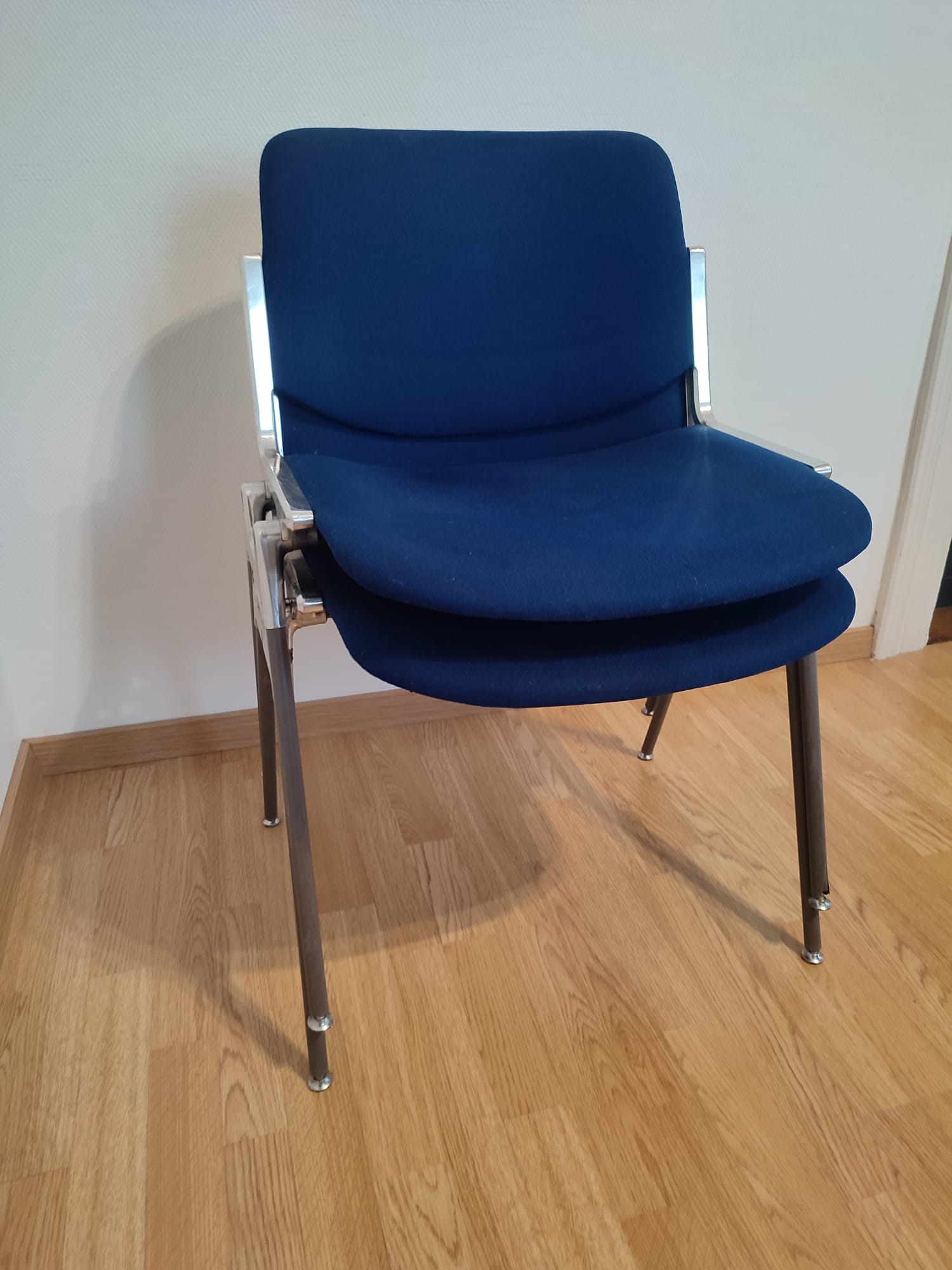 Chair dsc106 by Giancarlo castelli