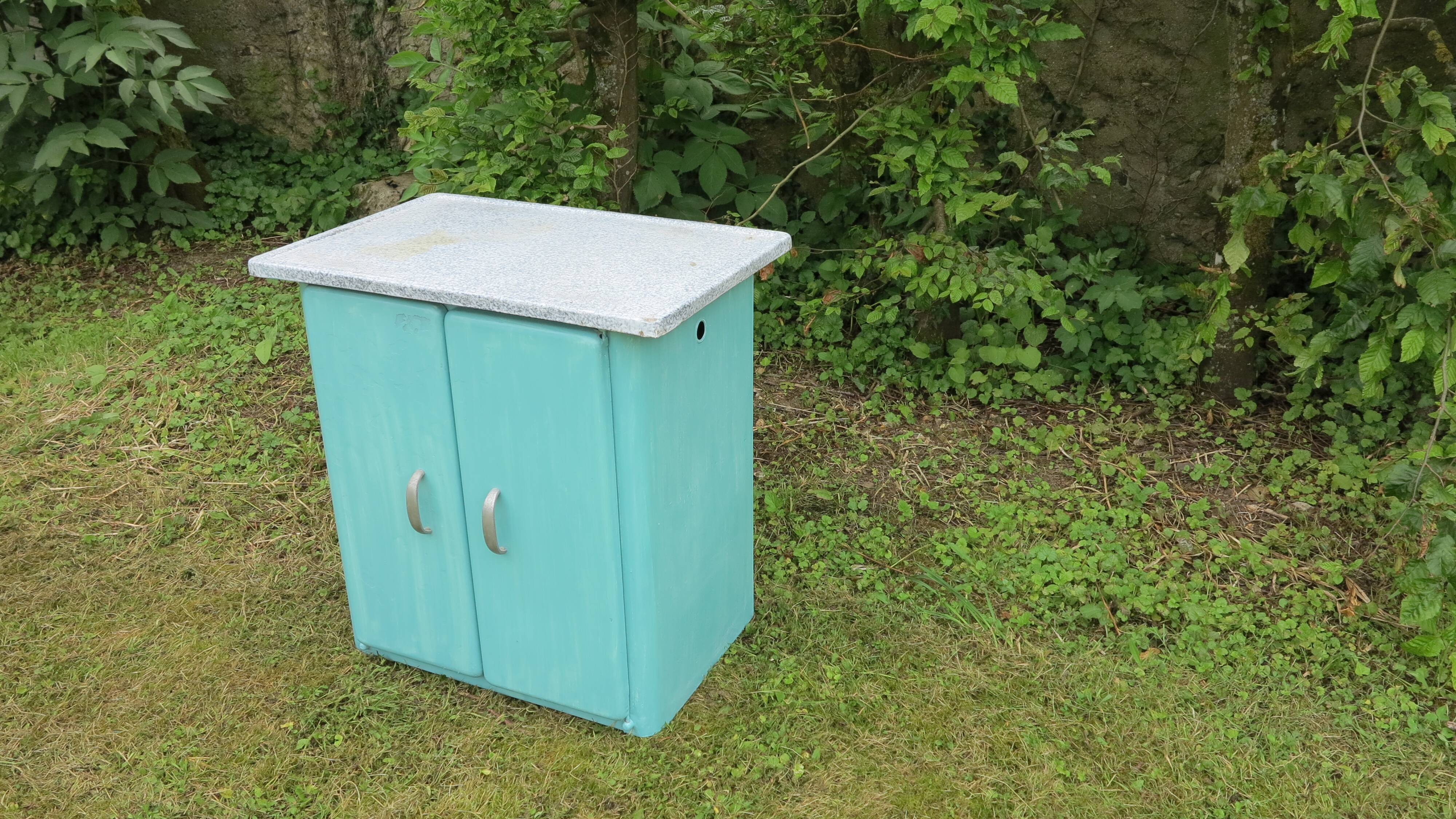 petit buffet métal à deux portes