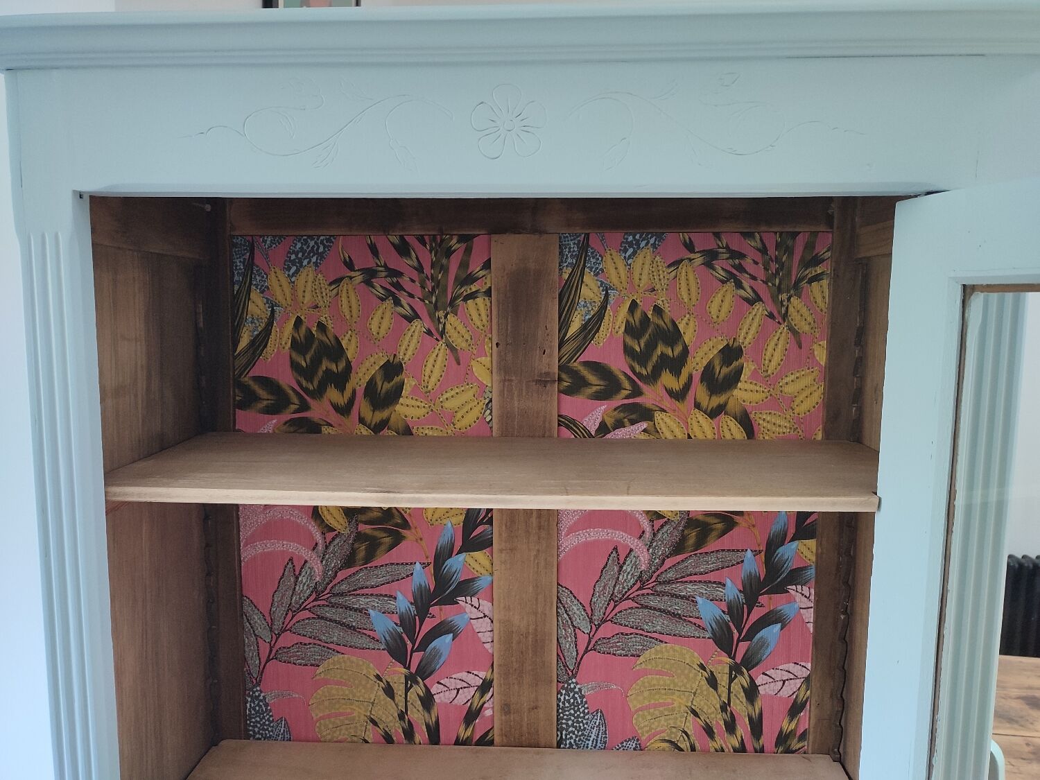 Renovated old showcase