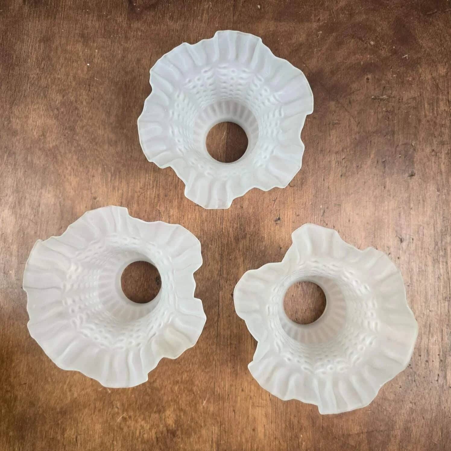 Set of 3 vintage satin glass tulips for lighting – Beaded and pleated decoration