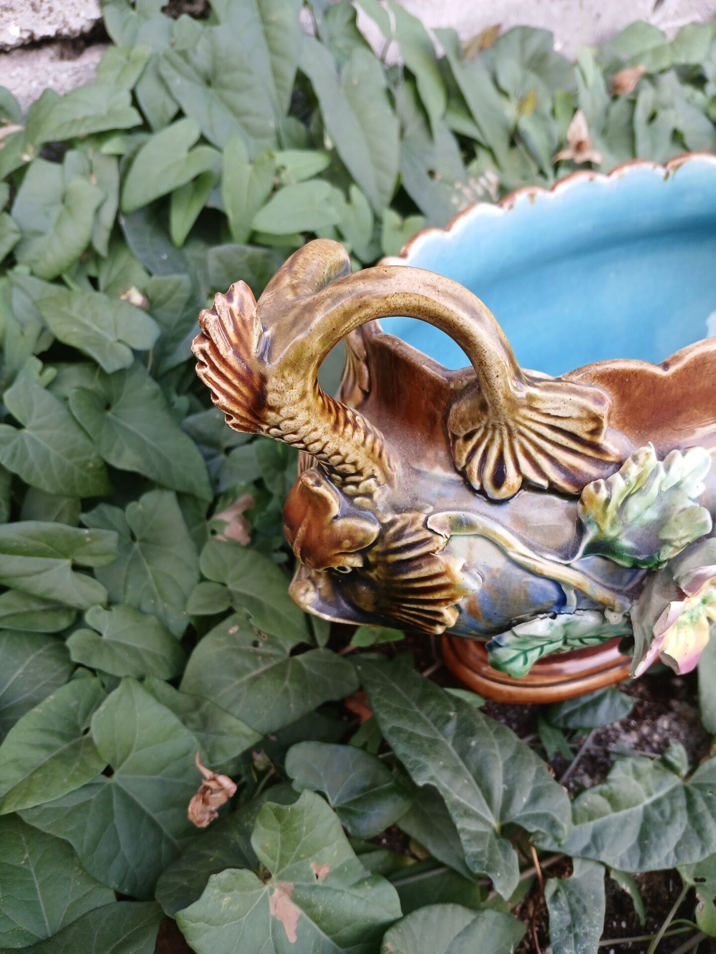 Jardinière ancienne en barbotine