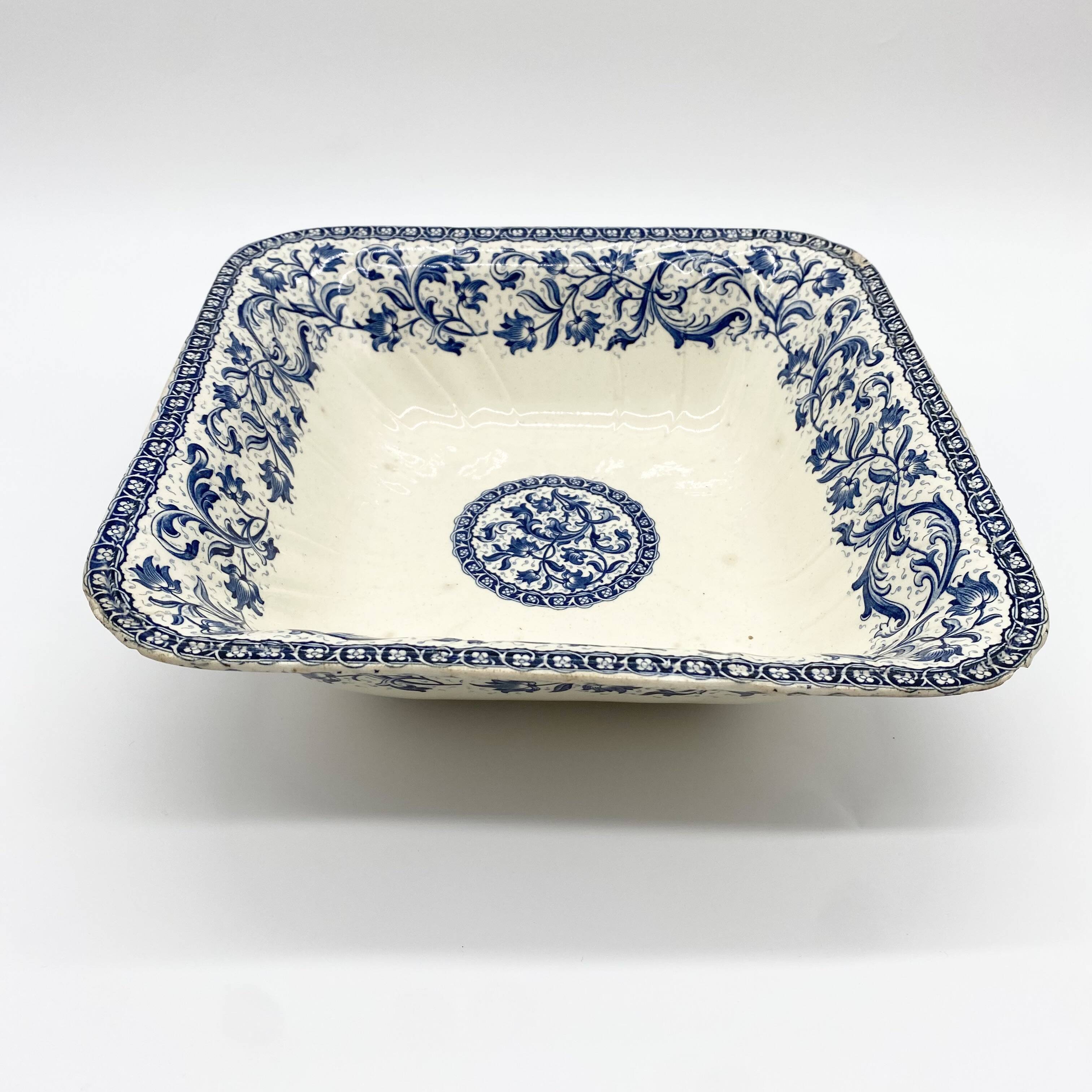 Gien earthenware dish / salad bowl "Terre de Fer", "Ibis" service, 1876