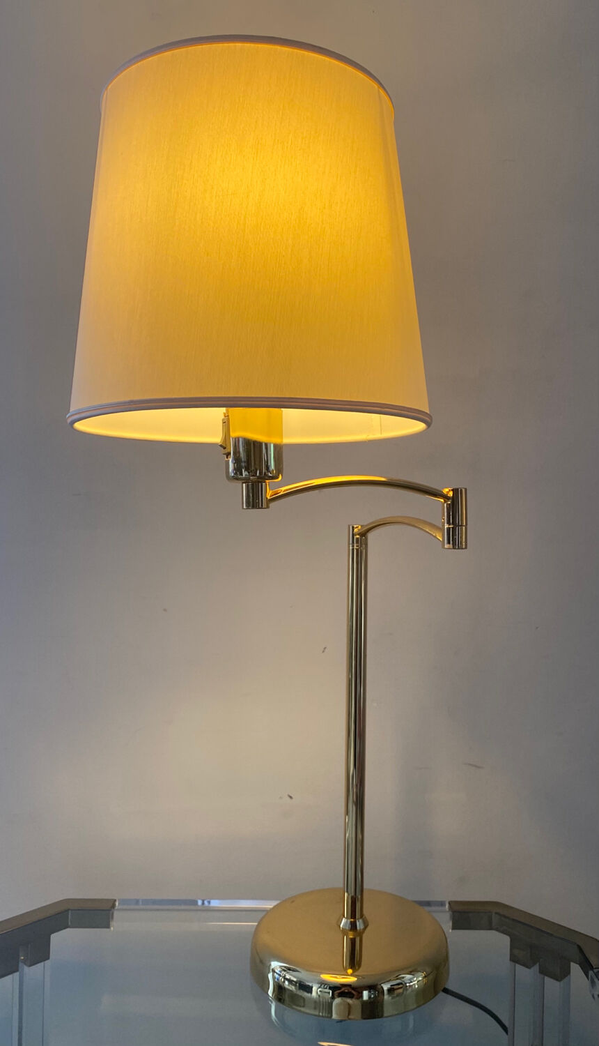 Vintage e-reader lamp from the 70s