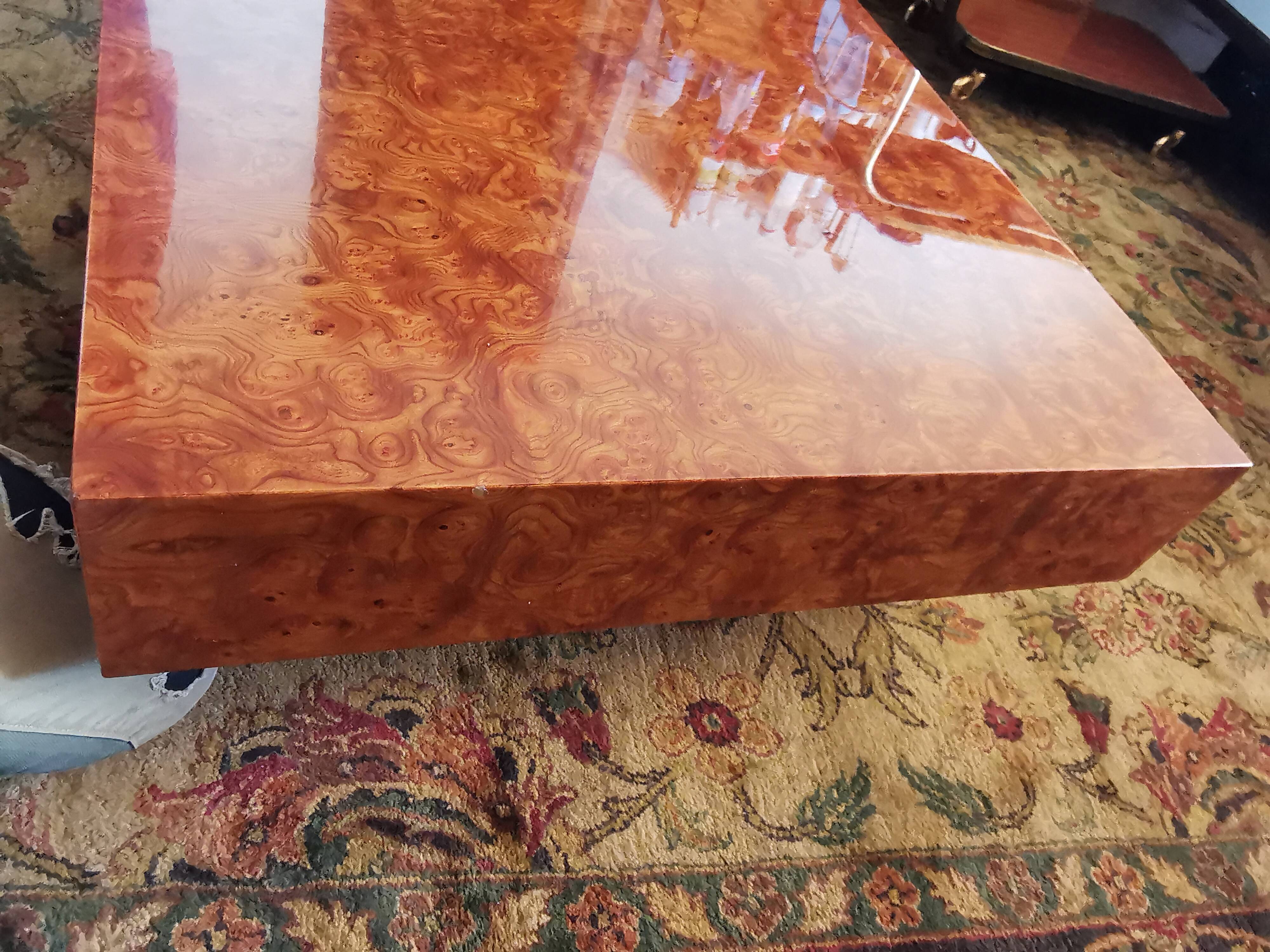 Gold magnifying glass coffee table 70