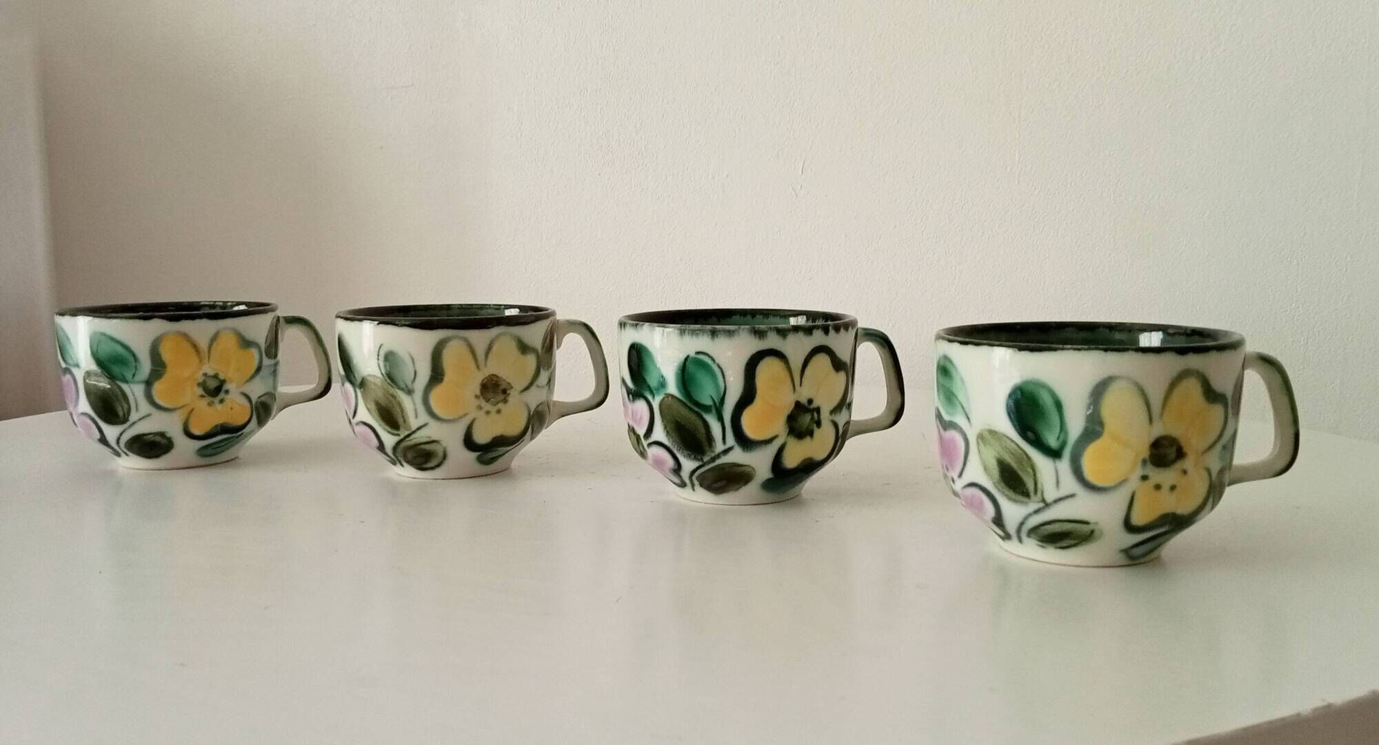 Set of 4 vintage Boch Belgium cups from the 1960s.
