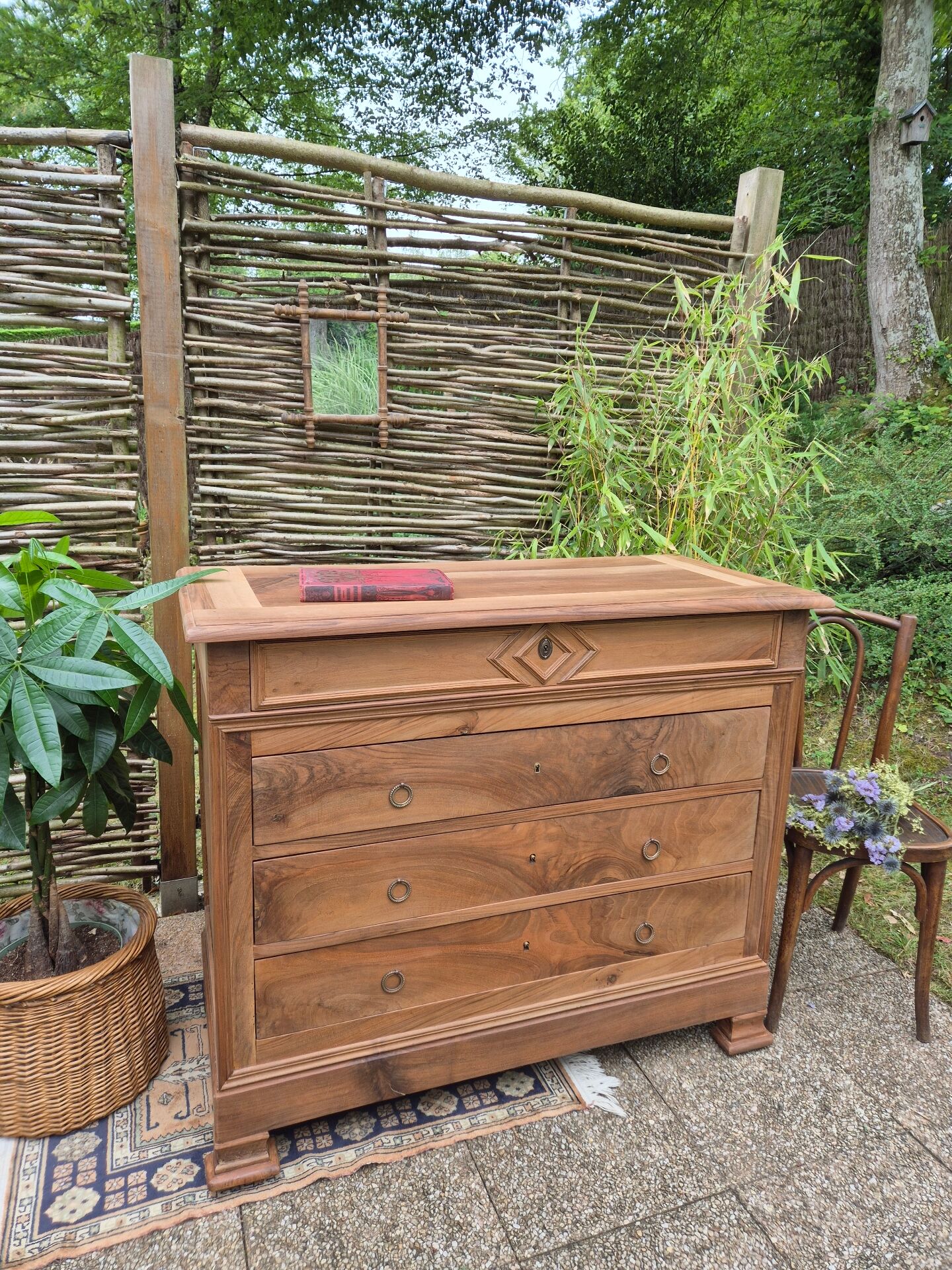 Louis-Philippe chest of drawers in solid walnut