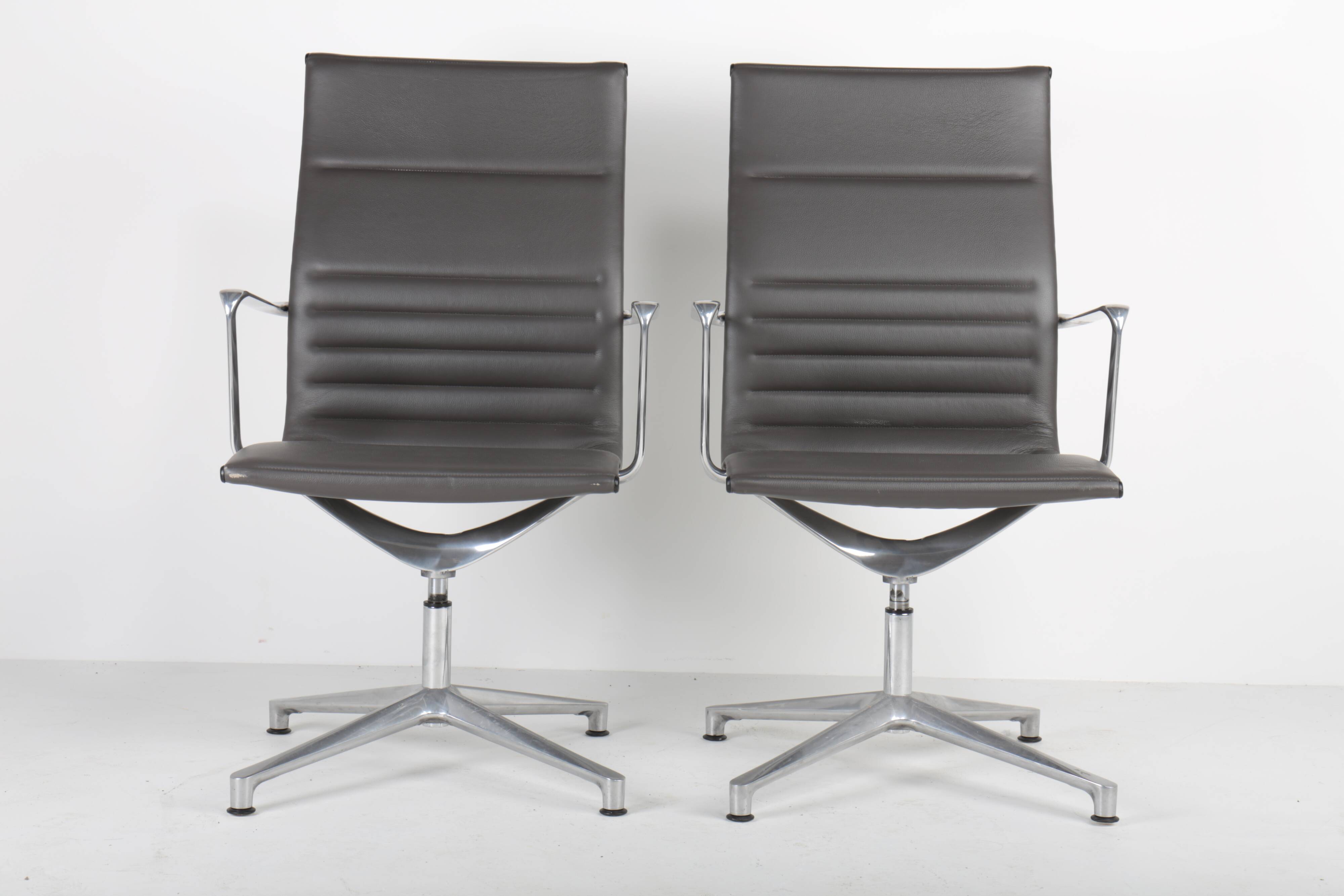 Paire de fauteuils de bureau ICF Una Chair Management
