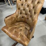 Office chair Chesterfield Gainsborough Chair swivel, in antique gold leather and mahogany